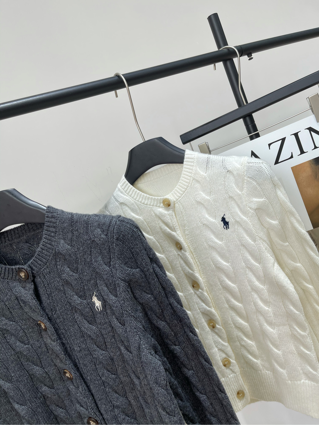 【polo小马麻花单排扣圆领开衫】🔺，面料：棉羊毛混纺颜色：米白、深灰Ralph Lauren 拉夫劳伦