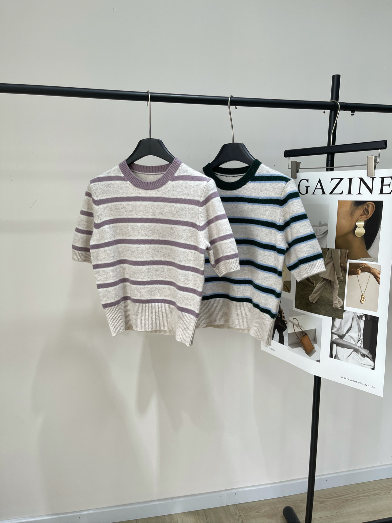 NO:467313,[LP Gentle Striped Knitted Round Neck Short Sleeve], fabric wool blended, light purple and green stripes, this set of loropian early autumn striped sweaters is so beautiful that it is all in taro purple + cream white stripes, full of gentleness. Cardigan and short sleeves, one is suitable for N styles. When worn, it looks like welding the 'spring gentleness' on your body~ Daily match with knitted skirts. Old Qian style upper body with jeans. You can easily grasp them. You must lock them into the wardrobe. Striped control and gentle style lovers close their eyes and cry if they miss it!  Flat size S shoulder width 37, bust 90 elastic, garment length 52, sleeve length 26 M shoulder width 38, bust 94 elastic, garment length 53, sleeve length 27 L shoulder width 39, bust 98 elastic, garment length 54, sleeve length 28 Manual measurement will have 2~3cm errors within the normal range, loro piana, loro piana, skirts, jeans, T-shirt, alexander wang19860909【LP温柔条纹针织圆领短袖】 ,面料羊毛混纺 颜色浅紫色、绿条纹 被这组loropian2025早秋的条纹针织衫 美到想all in香芋紫+奶油白条纹,温柔感拉满 开衫和短袖两种款式,一件适配N种风格 穿上去像把“春日温柔”焊在身上～ 日常搭配针织半裙老钱风上身 配牛仔裤玩松弛混搭,都能轻松拿捏 必须锁进衣柜 条纹控、温柔风爱好者闭眼冲 错过会哭！ 平铺尺码 S肩宽37,胸围90弹力,衣长52,袖长26 M肩宽38,胸围94弹力,衣长53,袖长27 L肩宽39,胸围98弹力,衣长54,袖长28 手工测量会有2~3cm误差属于正常范围,,loro piana,loro piana,skirts,jeans,T-shirt,alexander wang,Women's clothing