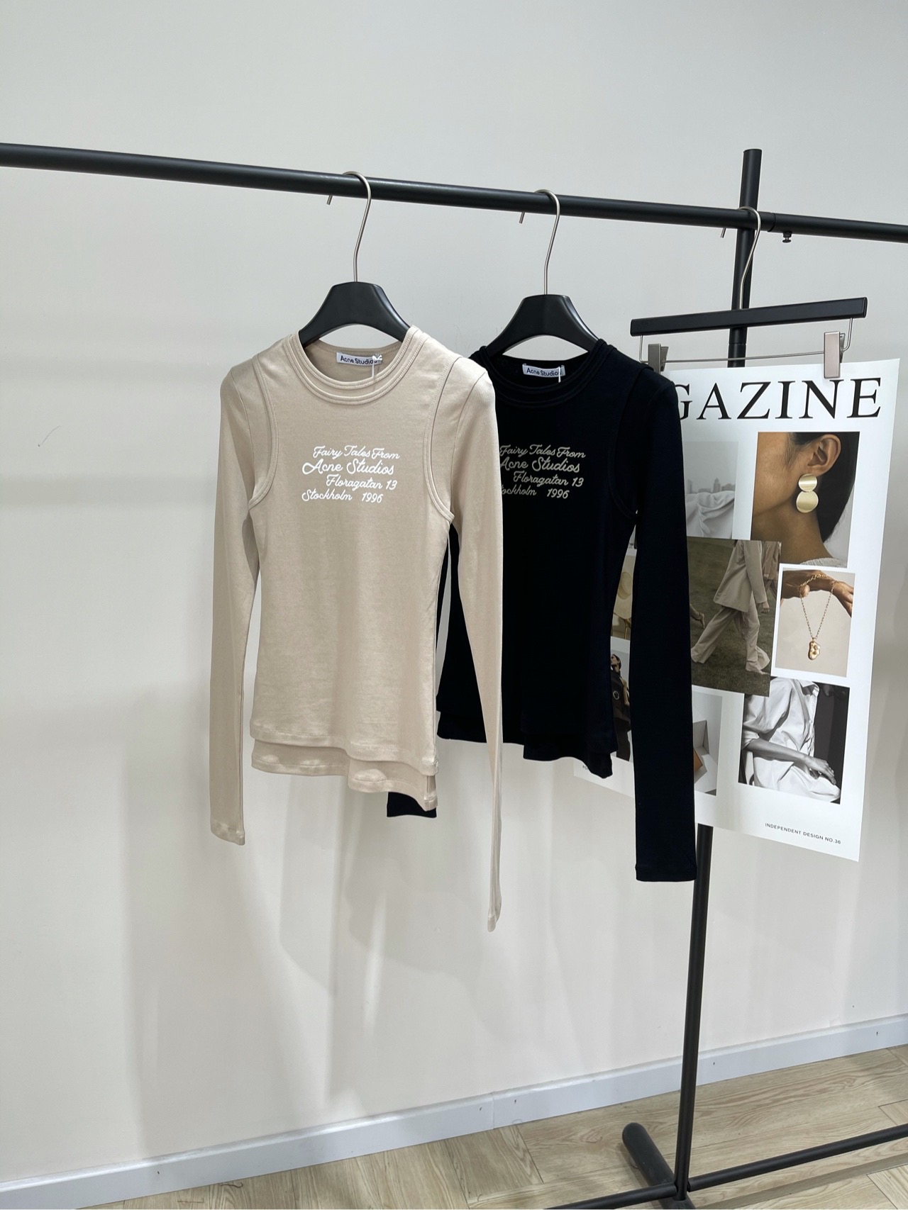 NO:470236,[AC Art Letter Printing Real Two-Piece Long Sleeve T], Fabric Cotton + Spandex Color Khaki, Black AC Two-Piece Design Long Sleeve Top!  Fashionable style must be included, positioned letter printing, slim fit style and top body are absolutely unique!  Retro style hot girl outfit!  Imported pure cotton fabric has a great texture and is versatile and not picky. Flat size S shoulder width 36, bust 70 elastic, garment length 55, sleeve length 67 M shoulder width 37, bust 74 elastic, garment length 56, sleeve length 68 L shoulder width 38, bust 78 elastic, garment length 57, sleeve length 69. There will be 2~3cm errors in manual measurements, belong to the normal range, alexander wang19860909【AC艺术字母印花真两件长袖T】 ,面料棉+氨纶 颜色卡其色、黑色 AC两件套设计长袖上衣！ 时髦精必入,定位字母印花 修身版型上身绝绝子！ 复古风辣妹穿搭！ 进口纯棉面料质感超赞 百搭不挑人 平铺尺码 S肩宽36,胸围70弹力,衣长55,袖长67 M肩宽37,胸围74弹力,衣长56,袖长68 L肩宽38,胸围78弹力,衣长57,袖长69 手工测量会有2~3cm误差属于正常范围,,alexander wang,Women's clothing