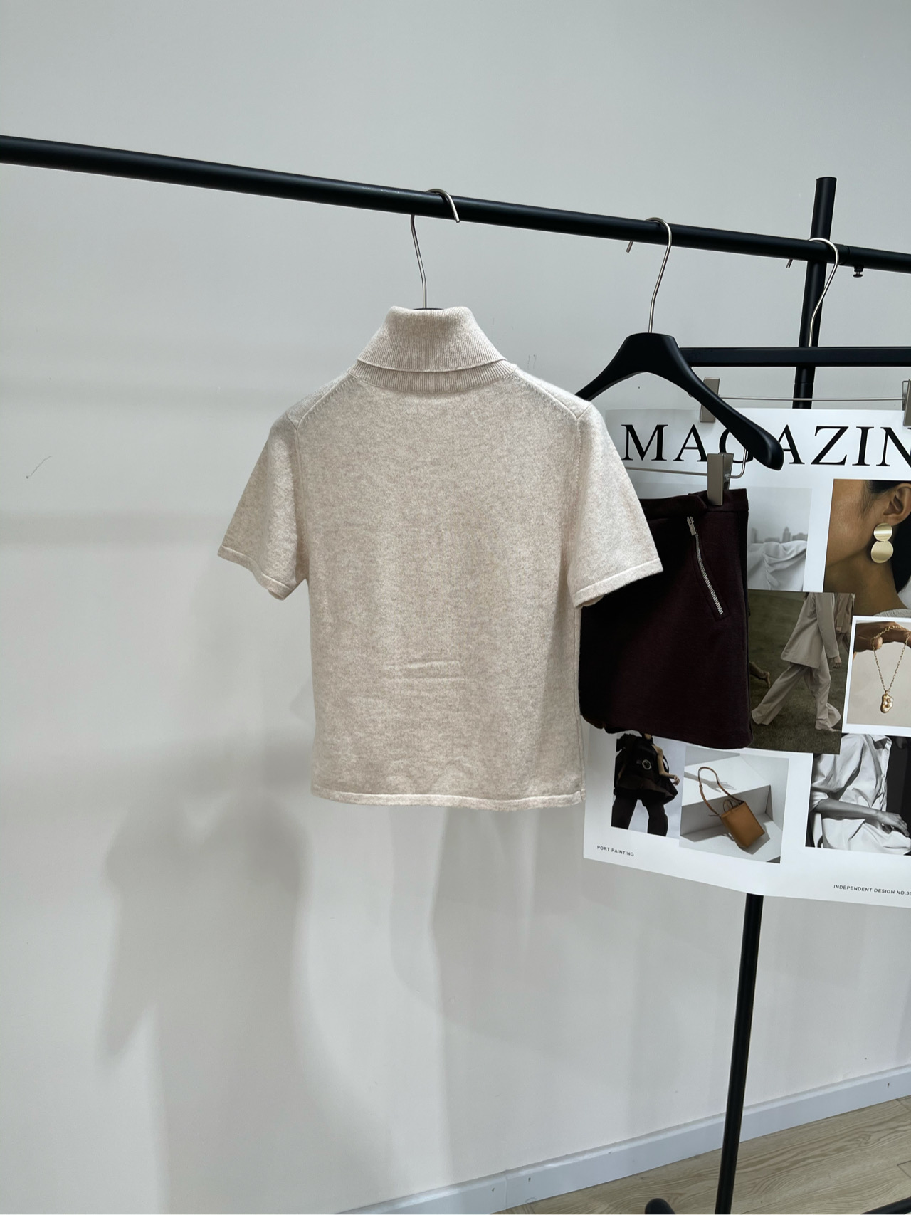 【M燕麦色羊绒高领短袖上衣】🔺，面料：羊绒混纺颜色：燕麦色𝐌𝐈𝐔 𝐌𝐈*｜羊绒高领毛衣25SS早秋新款上