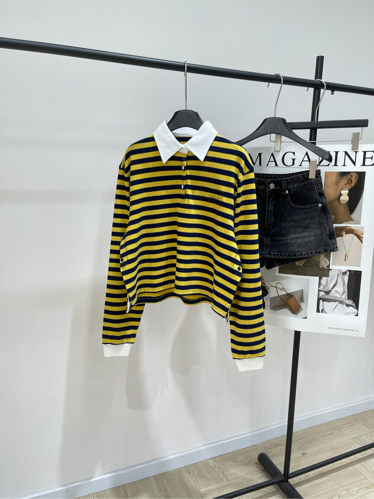 NO:473662,[M yellow and blue striped patch letter polo long-sleeved T], fabric is all cotton, color yellow and blue striped *｜Yellow and blue striped long-sleeved T-shirt 25SS early autumn new style is available!  This cotton white lapel half-button striped long-sleeved T-shirt is full of vitality in the yellow and black color of bee. The cuffs are white and close, and it is very stylish when you wear them. Lazy feel~ Flat size S shoulder width 46, bust 114, 55, sleeve length 64 M shoulder width 47, bust 118, 56, sleeve length 65 L shoulder width 48, bust 122, 57, sleeve length 66. There will be 2~3cm errors in manual measurements, tees, t-shirt, alexander wang19860909【M黄蓝条纹贴布字母polo长袖T】 ,面料全棉 颜色黄蓝条纹 *｜黄蓝条纹长袖T恤 25SS早秋新款上新！ 这款棉质白色翻领半纽扣条纹长袖T恤 采用小蜜蜂黄黑配色充满活力 袖口白色收口,随便搭都很有范儿 慵懒感拿捏～ 平铺尺码 S肩宽46,胸围114,衣长55,袖长64 M肩宽47,胸围118,衣长56,袖长65 L肩宽48,胸围122,衣长57,袖长66 手工测量会有2~3cm误差属于正常范围,,tees，t-shirt,alexander wang,Women's clothing