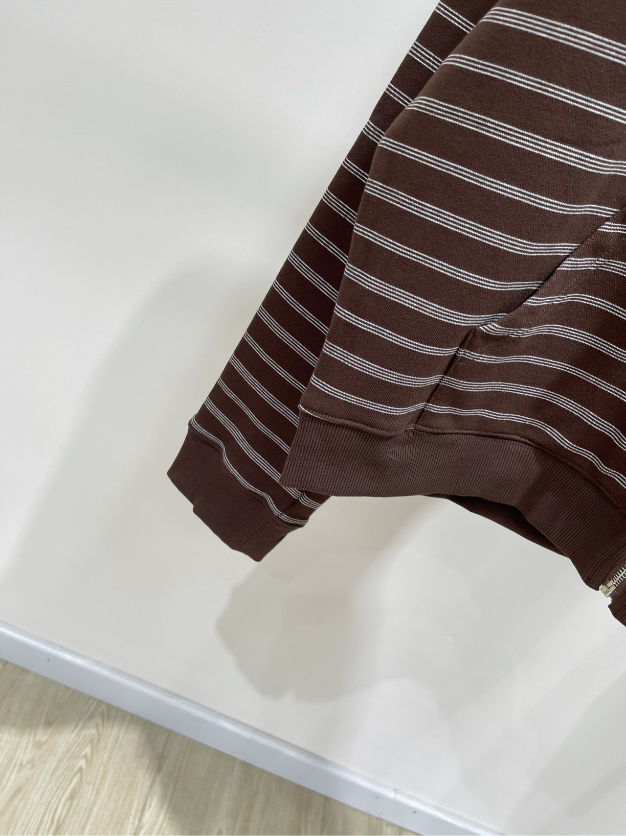 【M咖色条纹抽绳拉链连帽卫衣】🔺，面料：针织毛圈棉颜色：咖色𝐌𝐈𝐔 𝐌𝐈*｜条纹棉连帽卫衣25SS早秋新