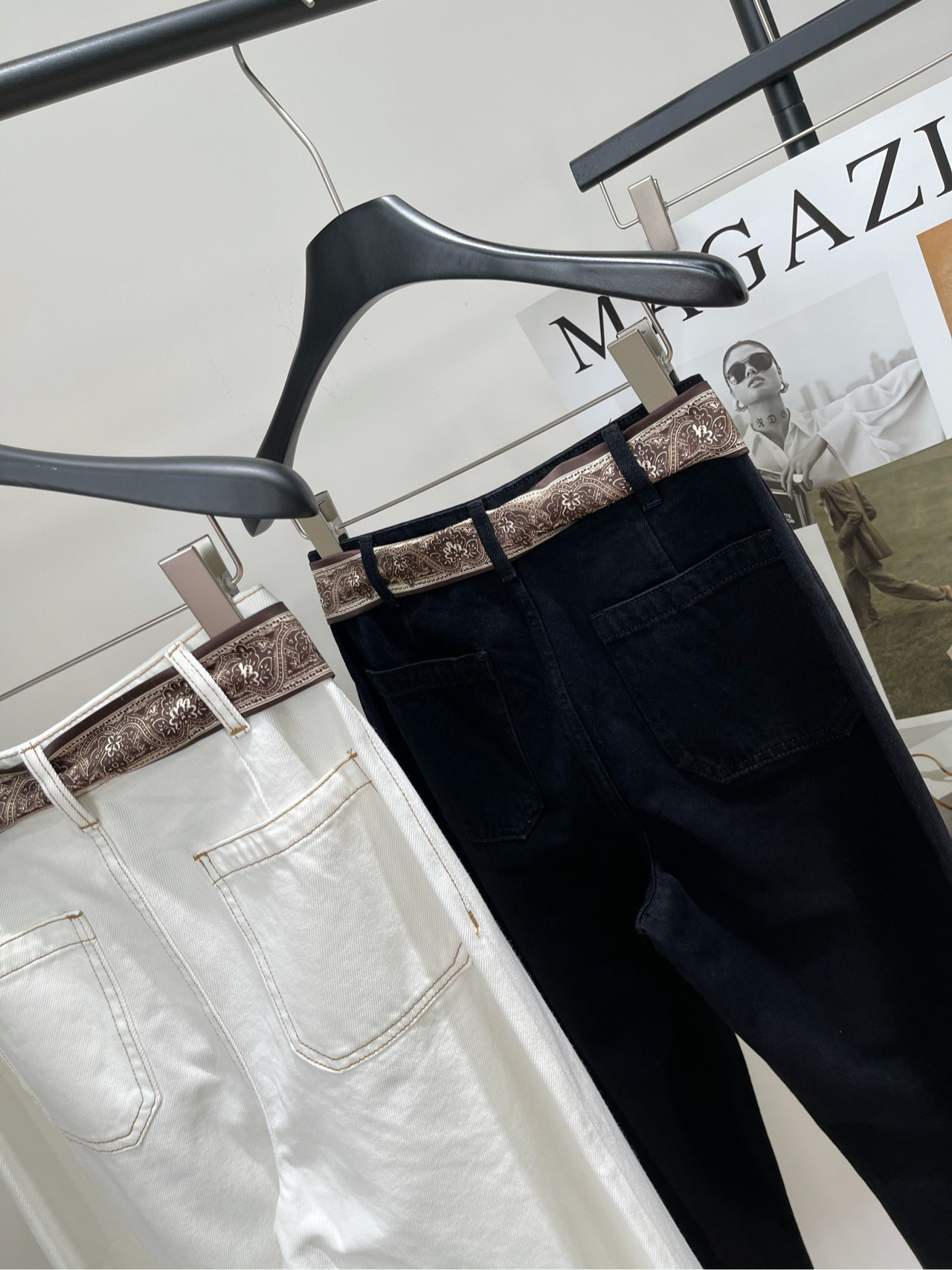 【丝巾腰带牛仔长裤】🔺，面料：牛仔棉颜色：白色、黑色🆕小众设计师品牌 25Fw早秋新款 丝巾双口袋牛仔裤