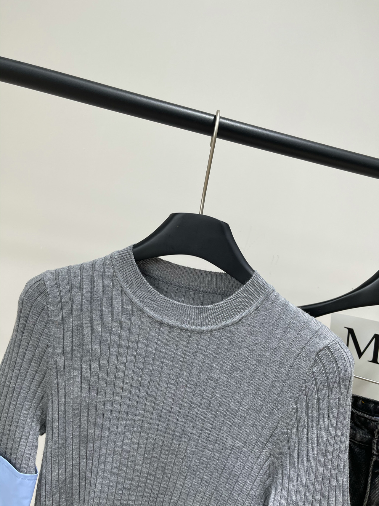 【sdr灰色衬衫袖针织上衣】🔺，面料：羊毛混纺颜色：灰色🆕Sandr* 25Fw早秋新款 简约修身拼接衬