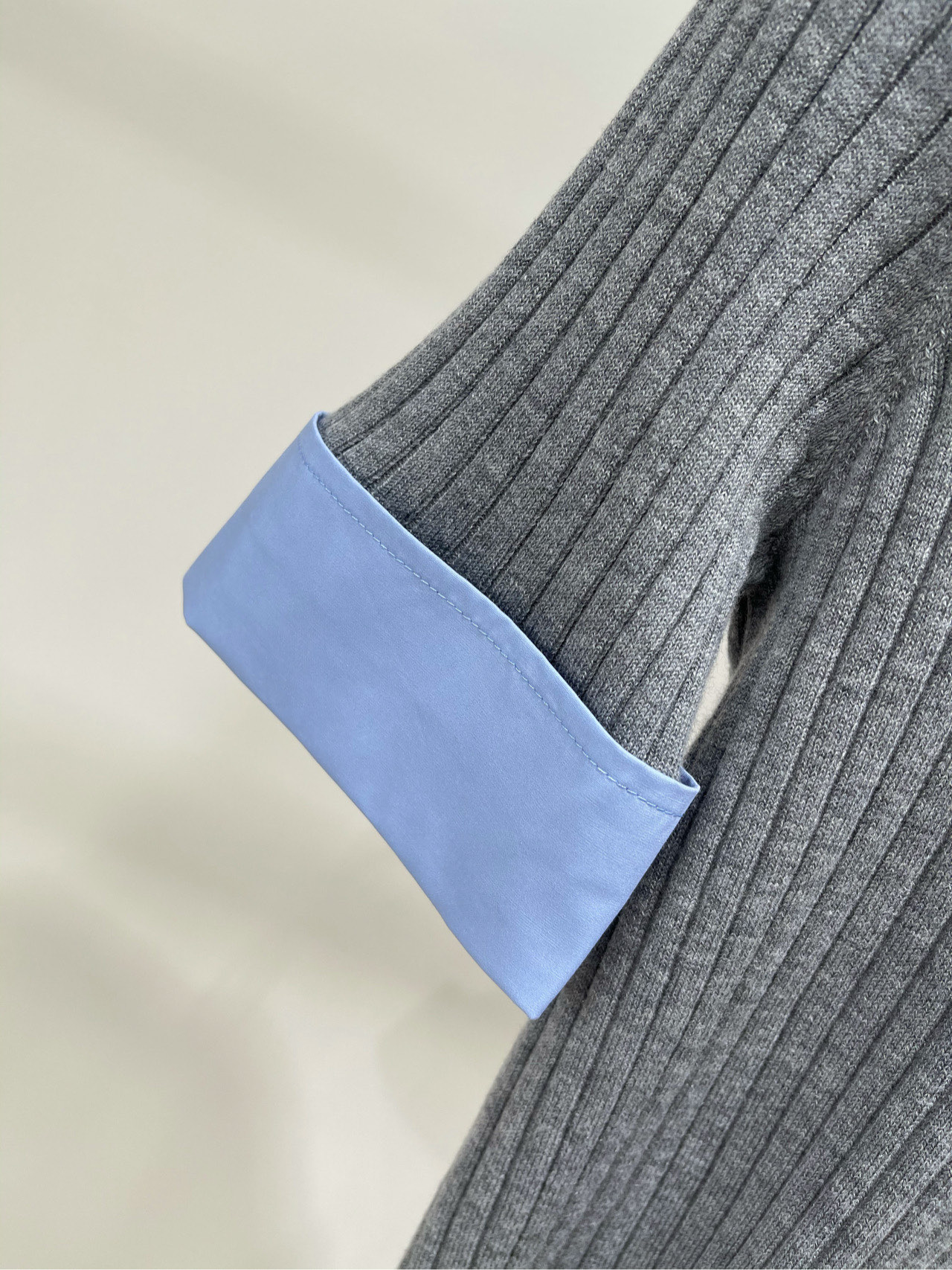 【sdr灰色衬衫袖针织上衣】🔺，面料：羊毛混纺颜色：灰色🆕Sandr* 25Fw早秋新款 简约修身拼接衬