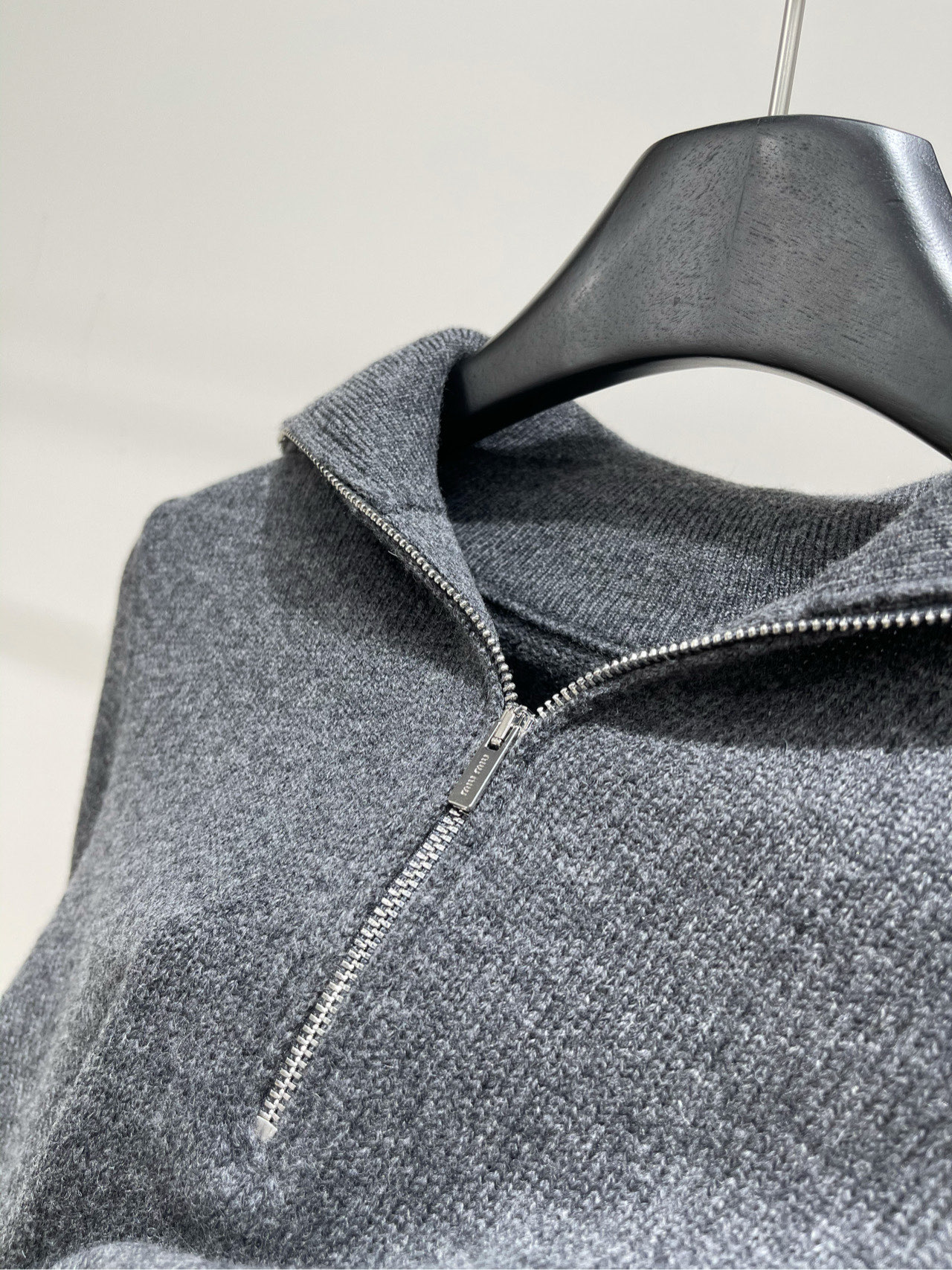 【M气质灰半拉链海军领长袖毛衣】🔺，面料：羊毛混纺颜色：气质灰𝐌𝐈*｜半拉链毛衣25SS早秋新款上新！精