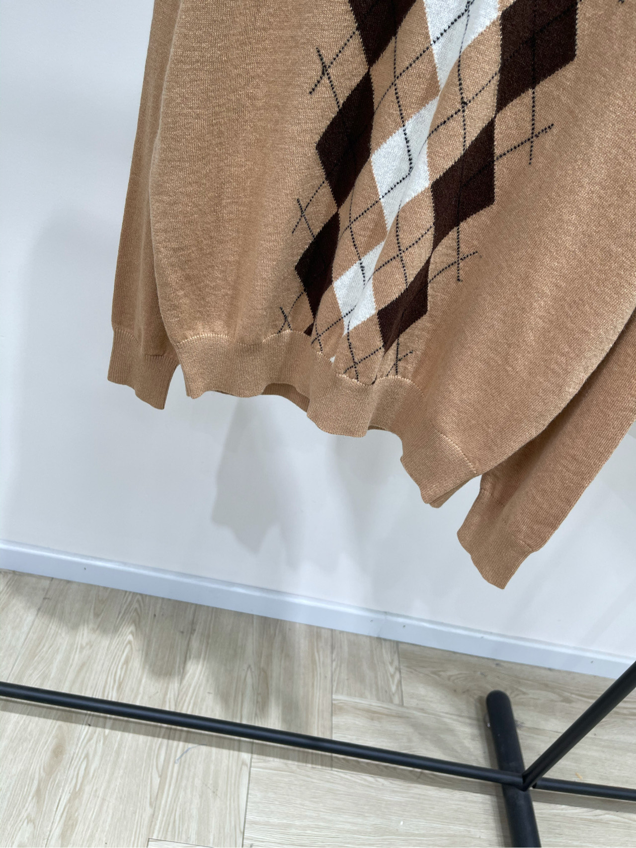 【M奶茶色菱格polo长袖毛衣】🔺，面料：羊毛羊绒混纺颜色：奶茶色𝐌𝐈𝐔 𝐌𝐈*｜菱格polo针织衫25