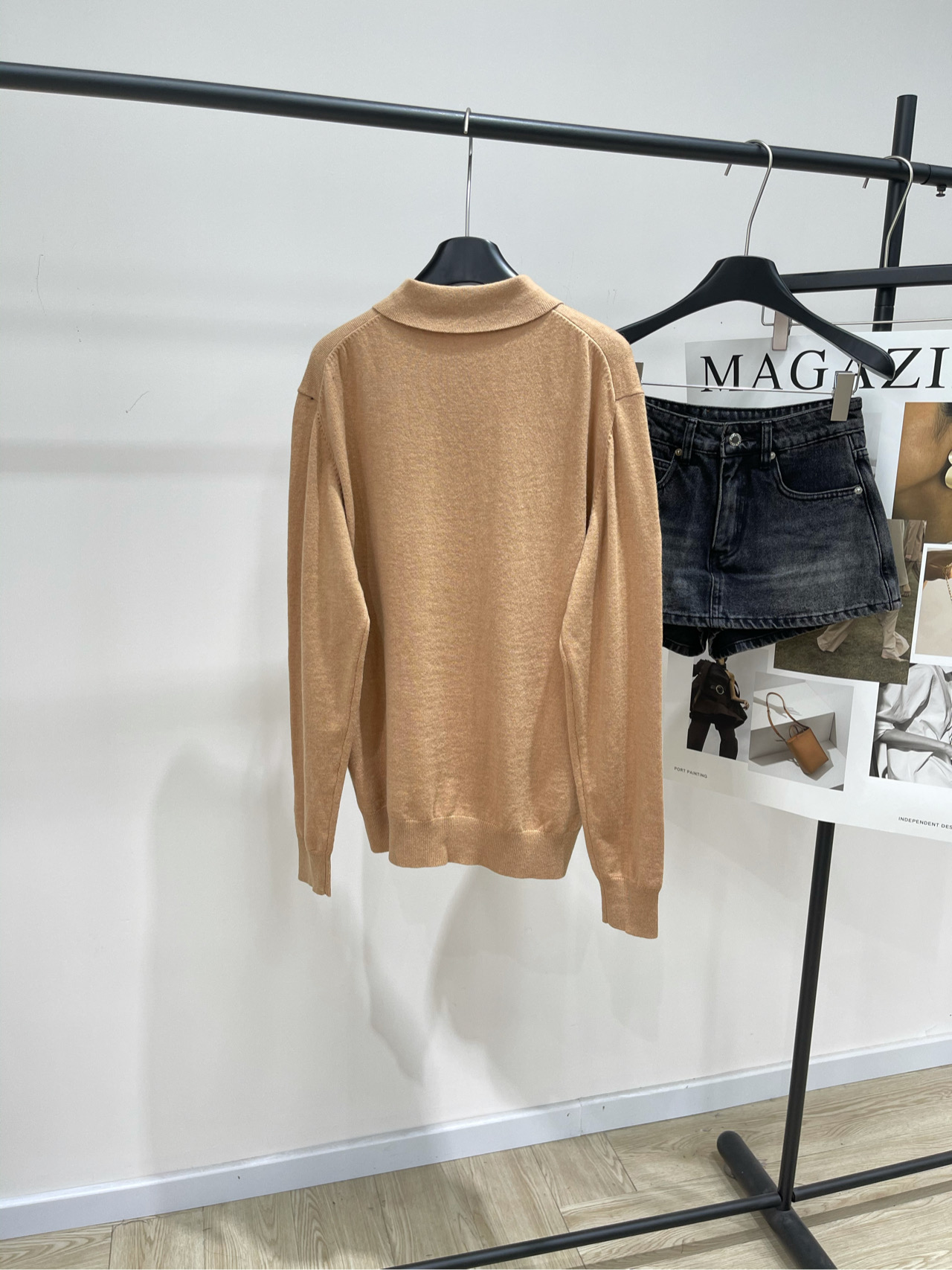 【M奶茶色菱格polo长袖毛衣】🔺，面料：羊毛羊绒混纺颜色：奶茶色𝐌𝐈𝐔 𝐌𝐈*｜菱格polo针织衫25