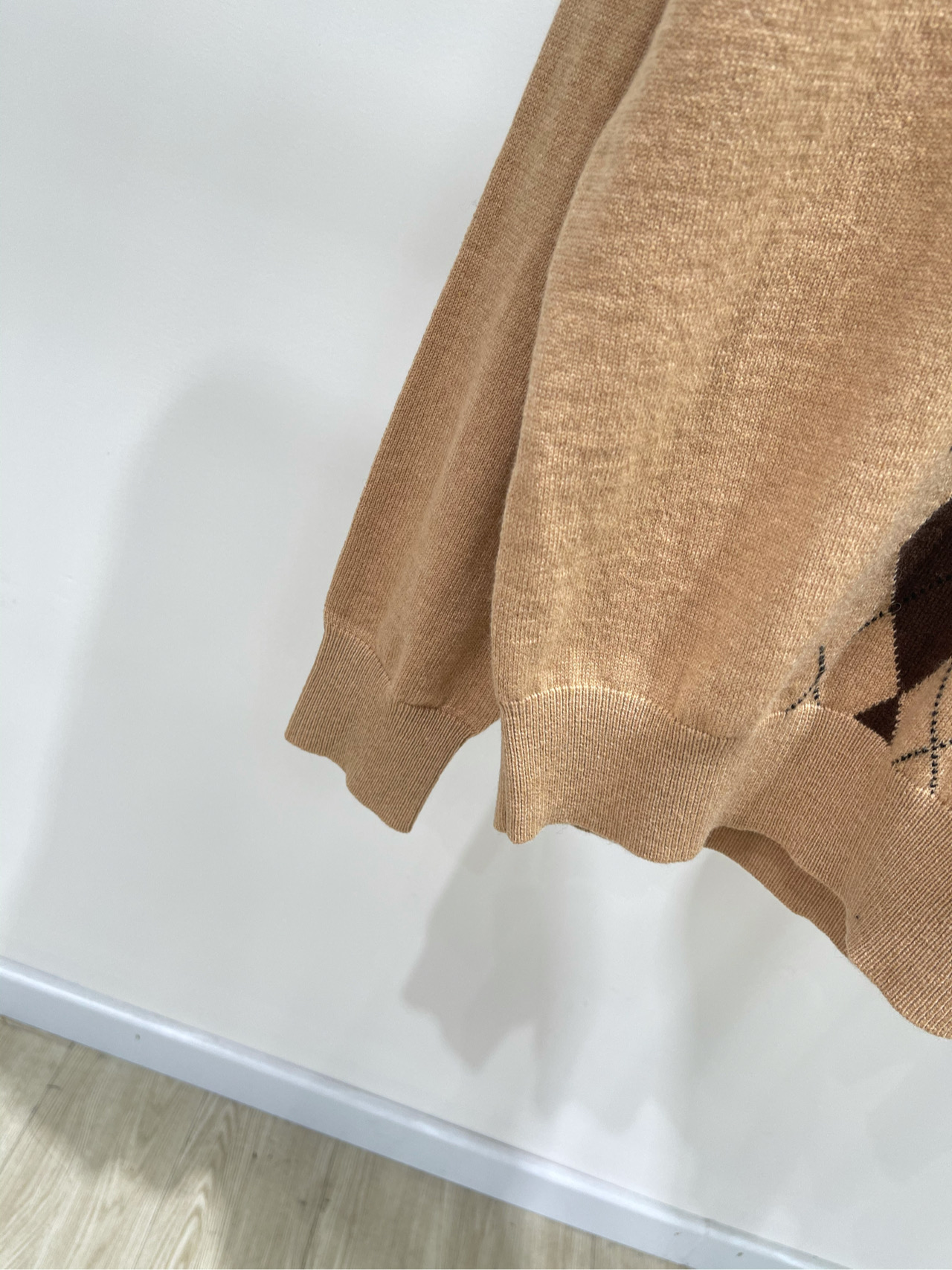 【M奶茶色菱格polo长袖毛衣】🔺，面料：羊毛羊绒混纺颜色：奶茶色𝐌𝐈𝐔 𝐌𝐈*｜菱格polo针织衫25