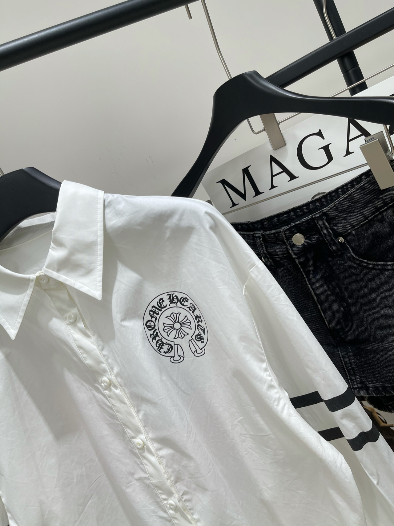 【克罗心国旗印花宽松衬衫】🔺，面料：棉颜色：白色𝐂𝐡𝐫𝐨𝐦𝐞 𝐇𝐞𝐚𝐫𝐭*｜克罗心国旗印花衬衫25SS早