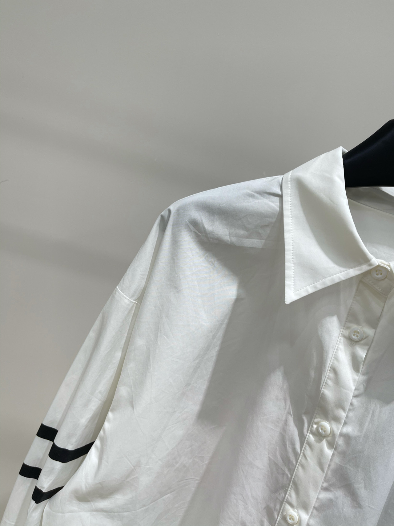 【克罗心国旗印花宽松衬衫】🔺，面料：棉颜色：白色𝐂𝐡𝐫𝐨𝐦𝐞 𝐇𝐞𝐚𝐫𝐭*｜克罗心国旗印花衬衫25SS早