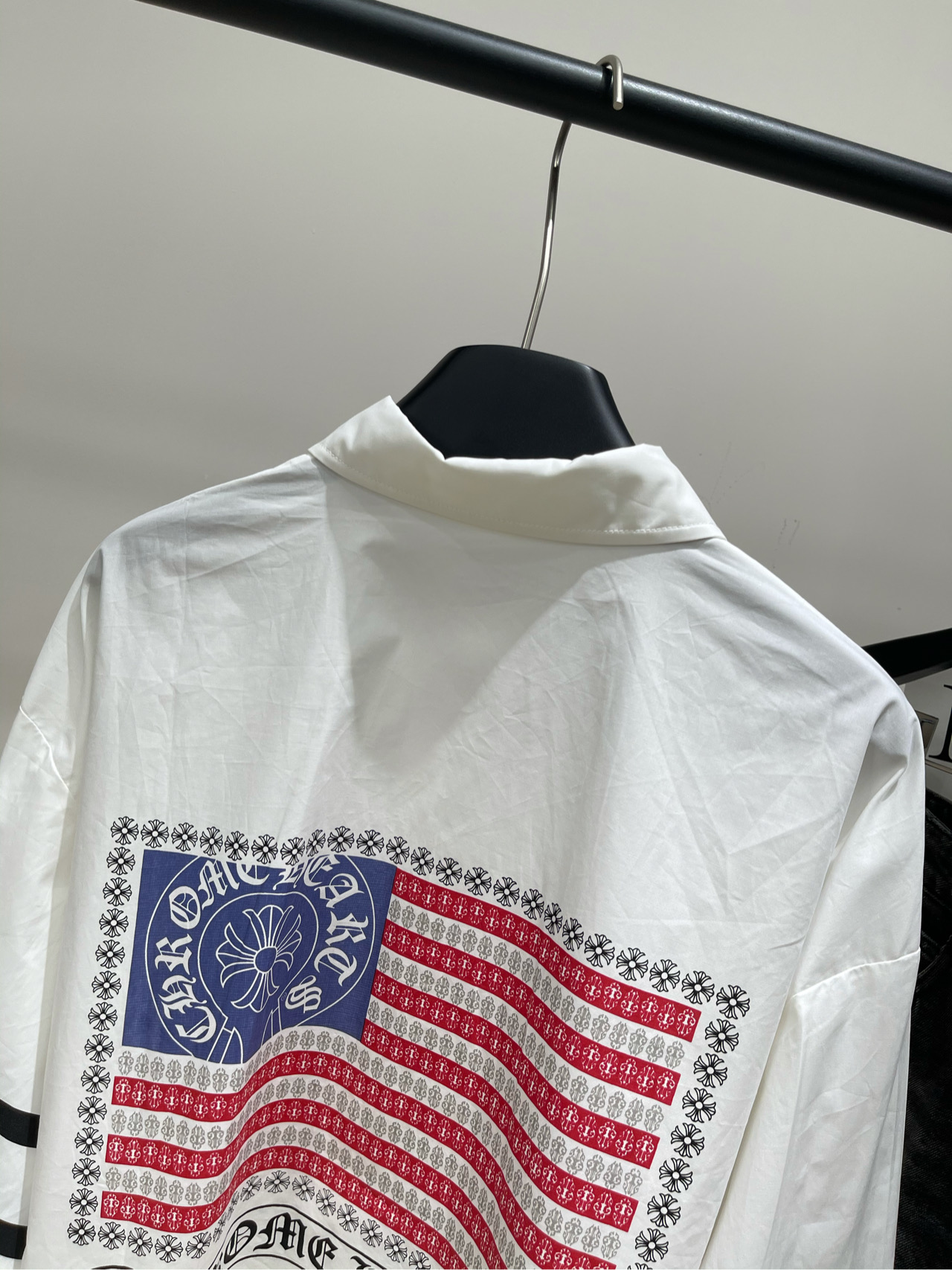 【克罗心国旗印花宽松衬衫】🔺，面料：棉颜色：白色𝐂𝐡𝐫𝐨𝐦𝐞 𝐇𝐞𝐚𝐫𝐭*｜克罗心国旗印花衬衫25SS早