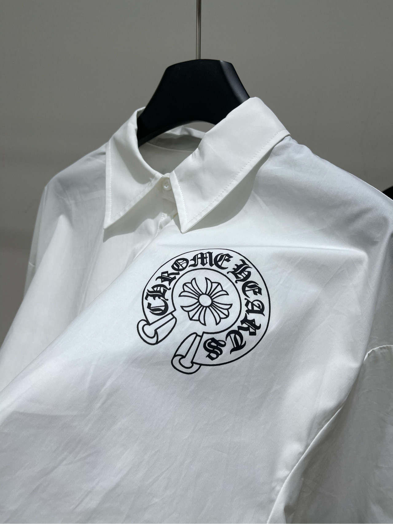 【克罗心国旗印花宽松衬衫】🔺，面料：棉颜色：白色𝐂𝐡𝐫𝐨𝐦𝐞 𝐇𝐞𝐚𝐫𝐭*｜克罗心国旗印花衬衫25SS早