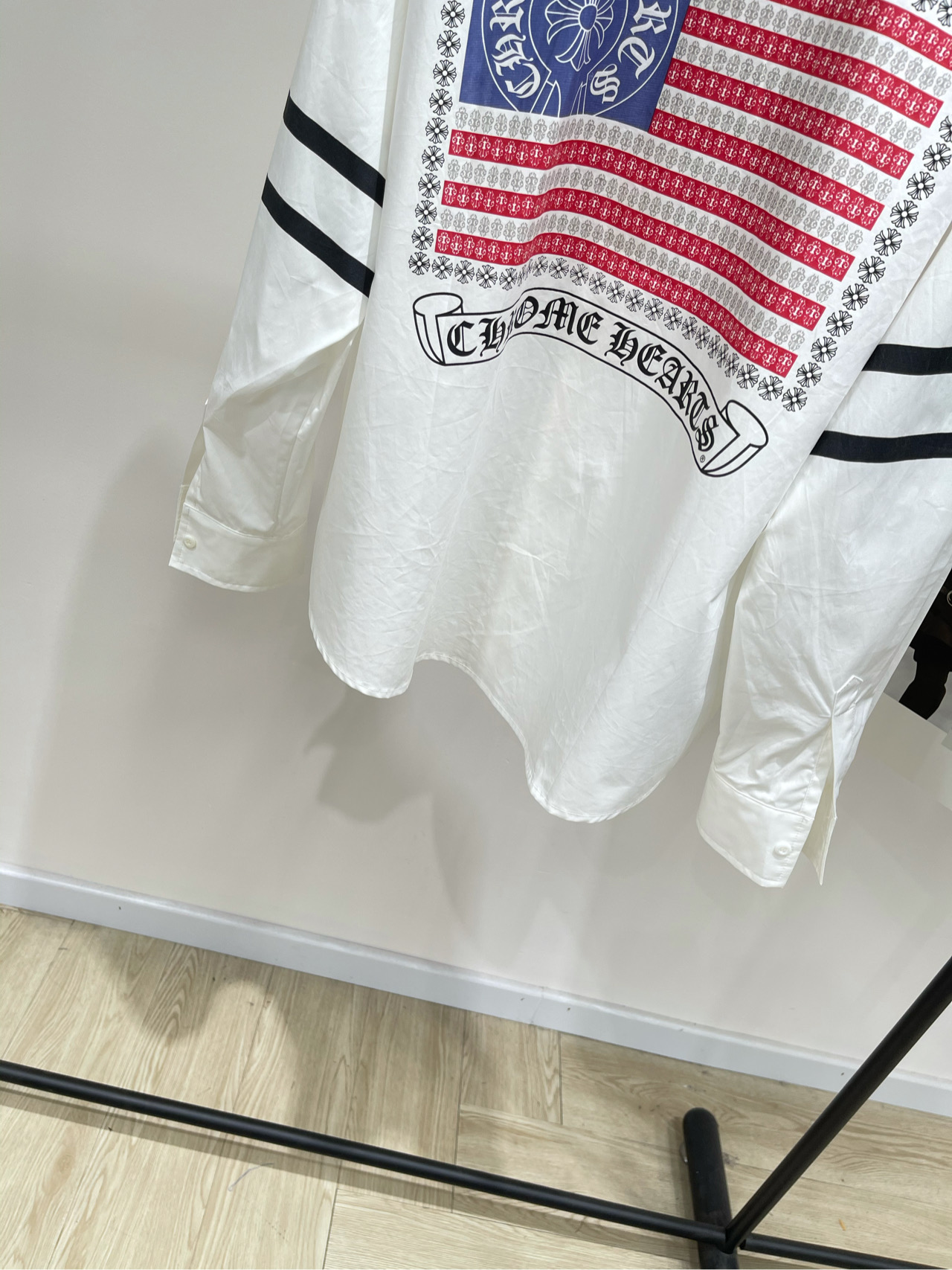 【克罗心国旗印花宽松衬衫】🔺，面料：棉颜色：白色𝐂𝐡𝐫𝐨𝐦𝐞 𝐇𝐞𝐚𝐫𝐭*｜克罗心国旗印花衬衫25SS早