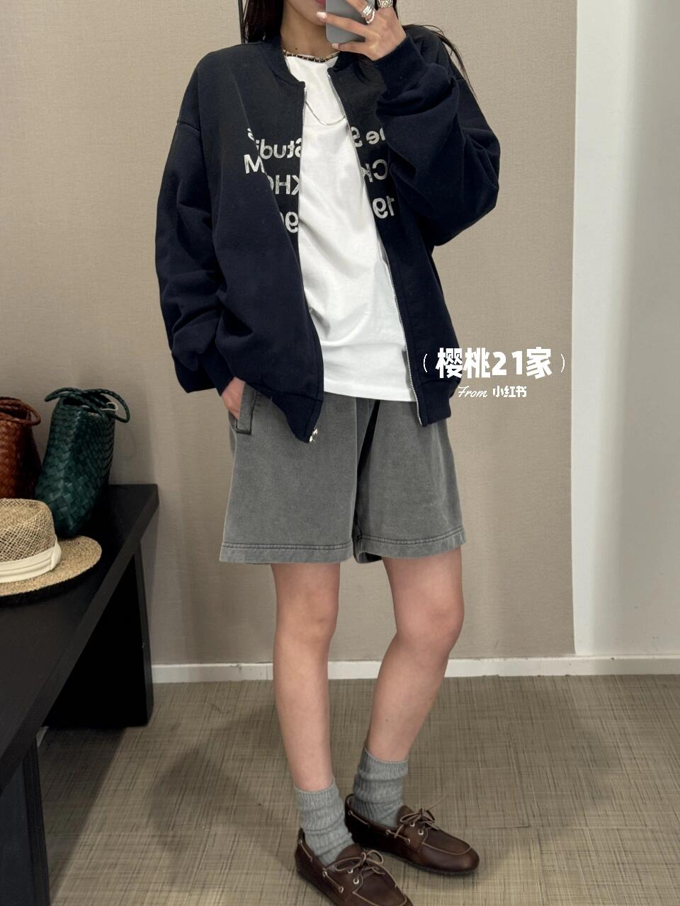 NO:493830,Giant and beautiful looking and slimming!  I have always wanted to buy a jacket that can be worn on a daily basis. Zippered jacket is very convenient to go out. The gospel of lazy people. How to match it casually. It will be very fashionable immediately when you wear it. Jackets & coats, alexander wang19860909巨巨巨好看显瘦 ！ 一直想买要这种可以日常通勤穿的外套 拉链外套外出很方便 懒人福音 随便怎么搭配 穿上立刻就很洋气,,jackets & coats,alexander wang,Women's clothing