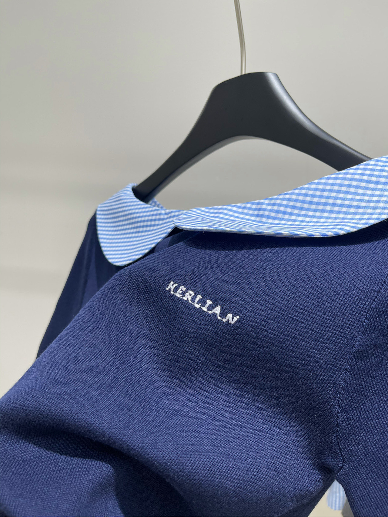 【Her蓝格娃娃领藏蓝针织短袖】🔺，面料：棉混纺 颜色：藏蓝色HERLIAN精致俏皮学院千金miu系高智