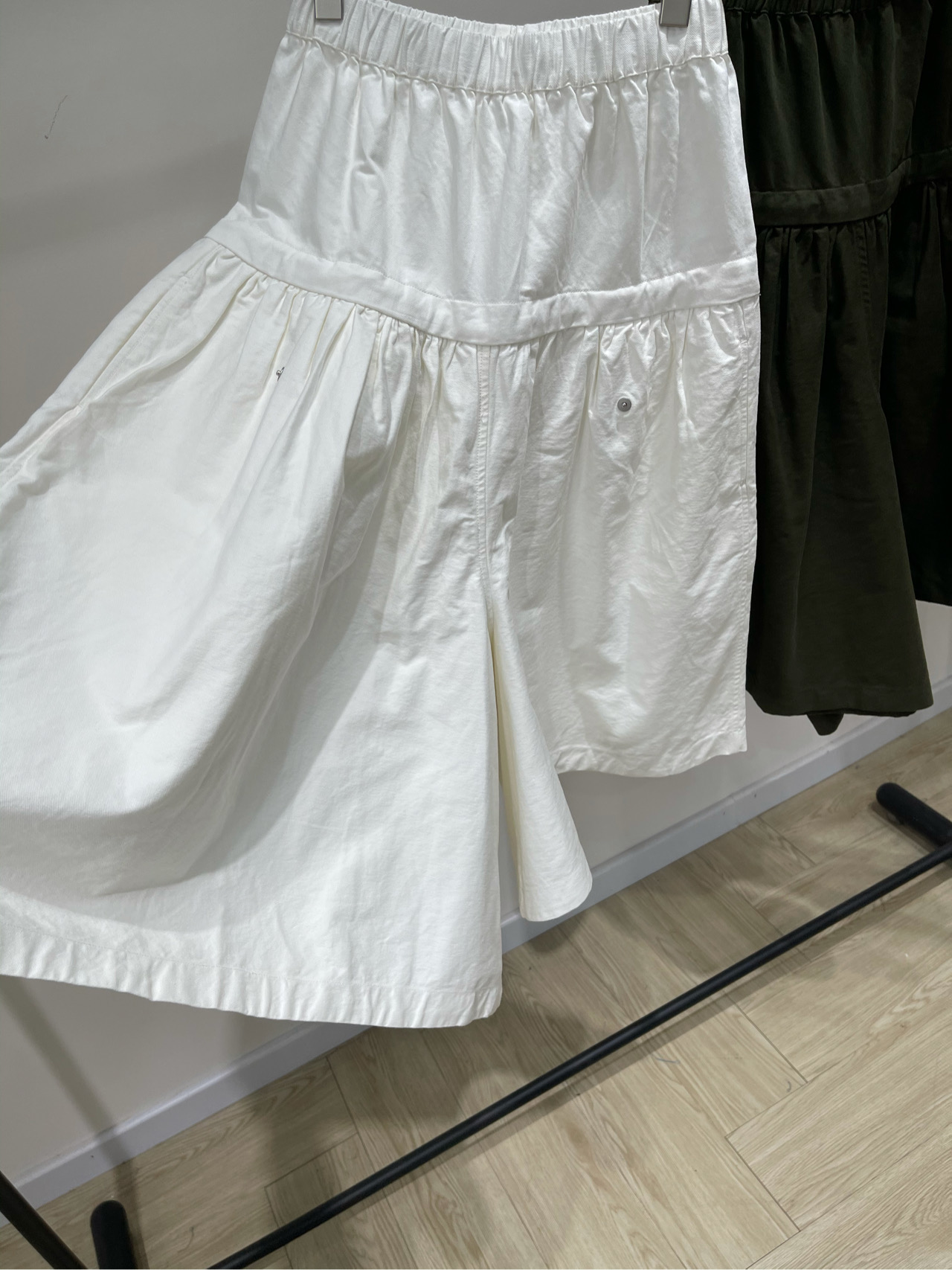 【yy不规则两穿工装风裙裤】🔺，面料：棉颜色：白色、军绿open yy 25AW 翻腰宽松不对称系腰宽松