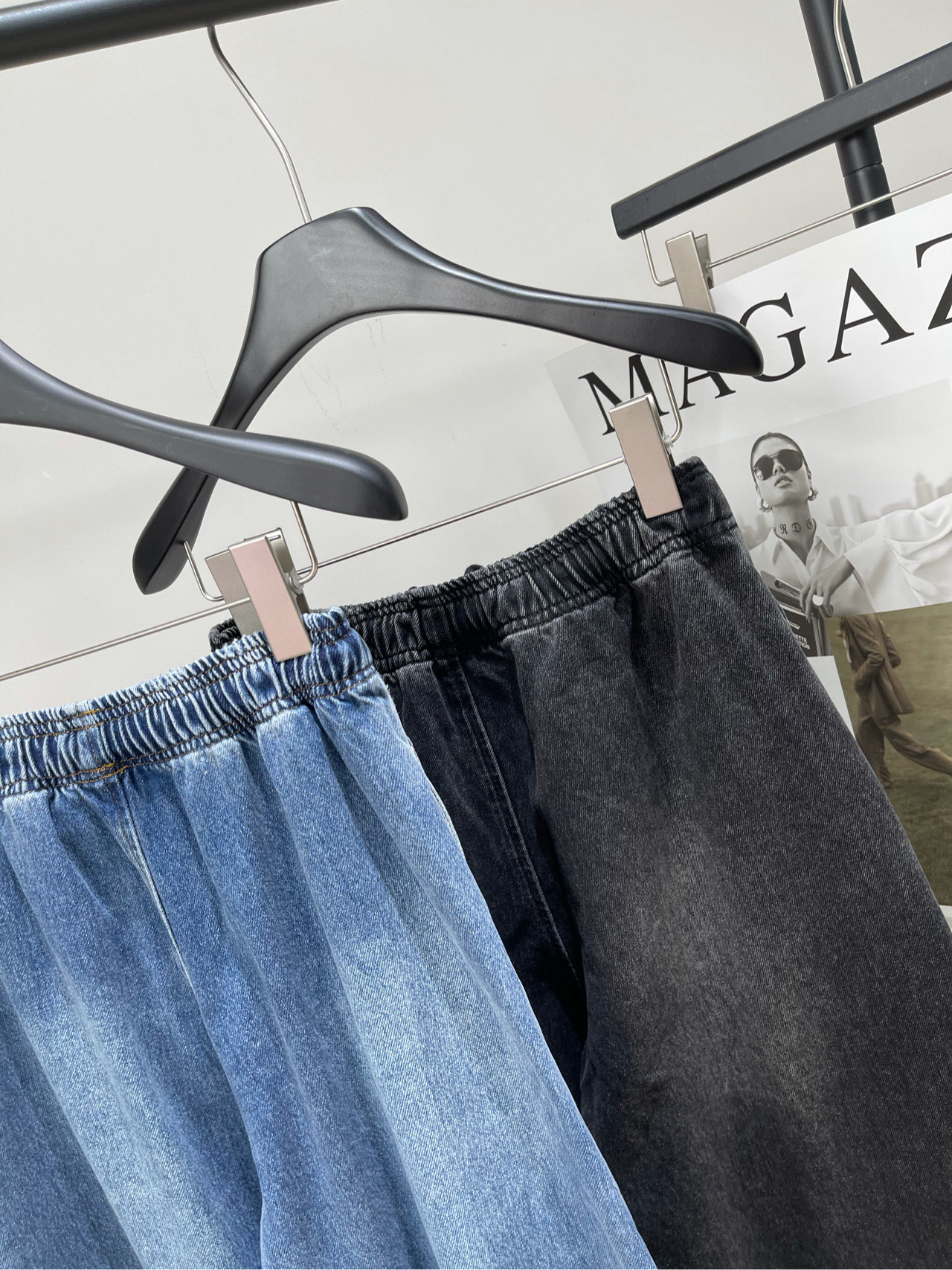 【大王抽绳浮雕字母廓形牛仔长裤】🔺，面料：牛仔棉颜色：蓝色、黑色𝐚𝐥𝐞𝐱𝐚𝐧𝐝*𝐰𝐚𝐧*| 大王松紧腰牛