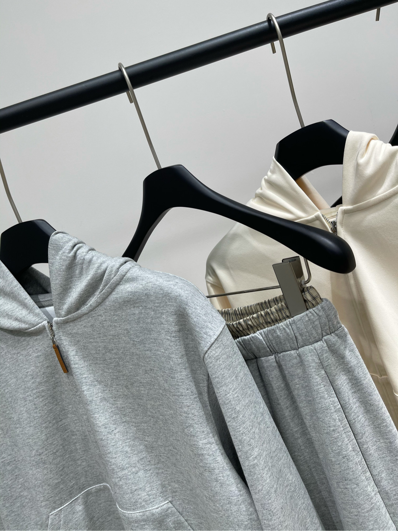 【Cayla连帽双腰头运动两件套】一套出售，不拆开🔺一套，面料：全棉颜色：灰色、米杏色、藏蓝色Cayla