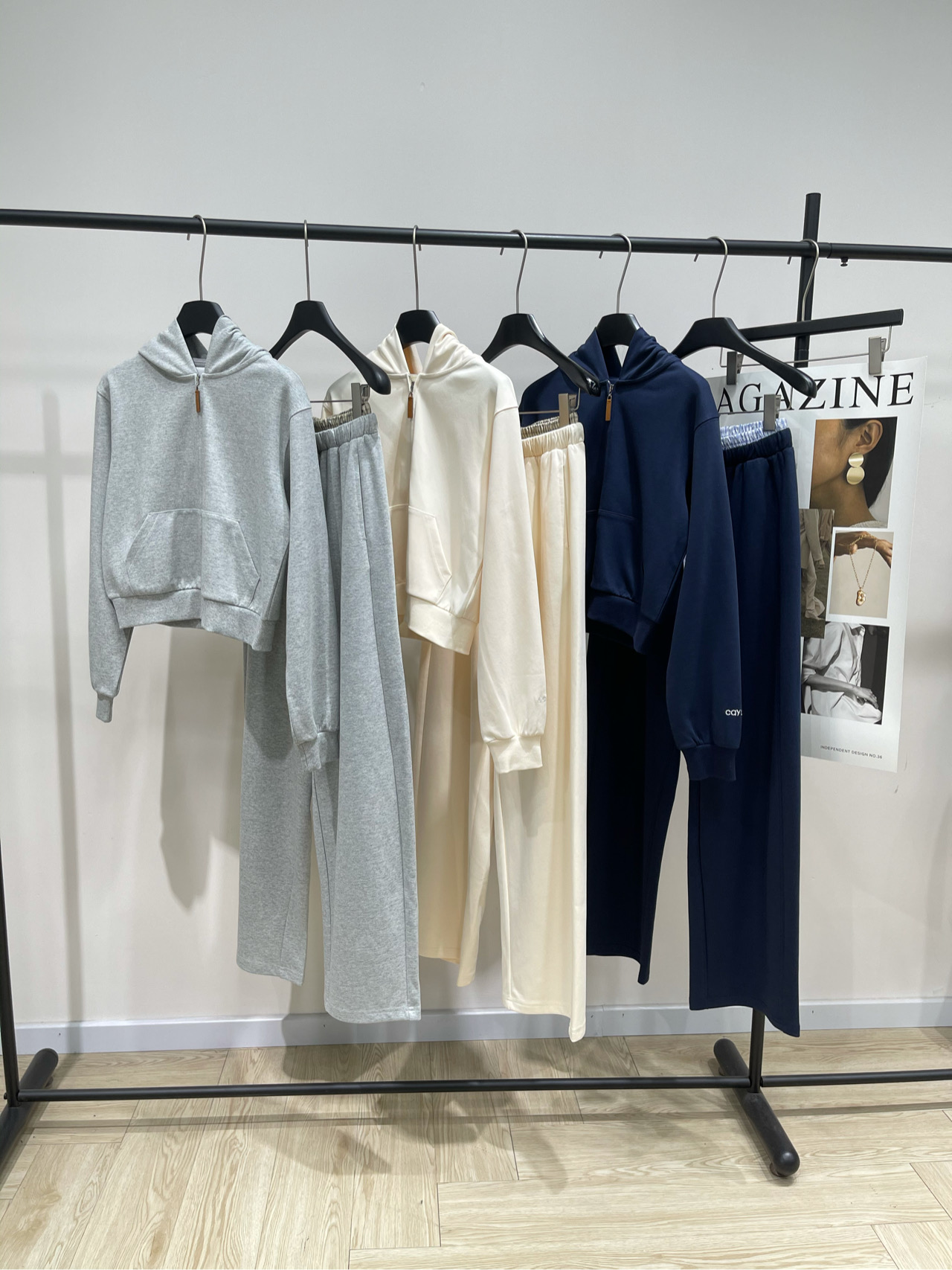 NO:503119,[Cayla Hooded Double Waist Sports Two-Piece Set] One set for sale, not to be disassembled One set, fabric is all cotton, color gray, apricot, navy blue Cayla 25 early autumn Double Waisted Sabre Pants Hooded Sweatshirt Set Lazy Wear Series The fabric is very comfortable and soft. A very daily and versatile suit. You can buy one set or you can buy it separately. The pants are also very good. The legs are long. The size of the jacket is S shoulder width 45, bust 96, length 46, sleeve length 60 M shoulder width 46, bust 100, length 47, sleeve length 61 L shoulder width 47, bust 104, length 48, sleeve length 62 Trousers Flat S waist 64 elasticity, hip 112, pants length 107 M waist 68 elasticity, hip 116, pants length 108  L waist circumference 72 elasticity, hip circumference 120, pants length 109. Manual measurement will have 2~3cm errors within the normal range, hoodie, sweatshirts, jackets & coats, hats, alexander wang19860909【Cayla连帽双腰头运动两件套】一套出售,不拆开 一套,面料全棉 颜色灰色、米杏色、藏蓝色 Cayla 25早秋 双腰头弯刀裤 连帽卫衣套装 懒人穿搭系列 面料很舒服软糯 非常日常百搭的一款套装 可以买一套 也可以分开买 裤子版型也很好 显腿长 外套平铺尺码 S肩宽45,胸围96,衣长46,袖长60 M肩宽46,胸围100,衣长47,袖长61 L肩宽47,胸围104,衣长48,袖长62 长裤平铺尺码 S腰围64弹力,臀围112,裤长107 M腰围68弹力,臀围116,裤长108 L腰围72弹力,臀围120,裤长109 手工测量会有2~3cm误差属于正常范围,,hoodie,sweatshirts,jackets & coats,hats,alexander wang,Women's clothing