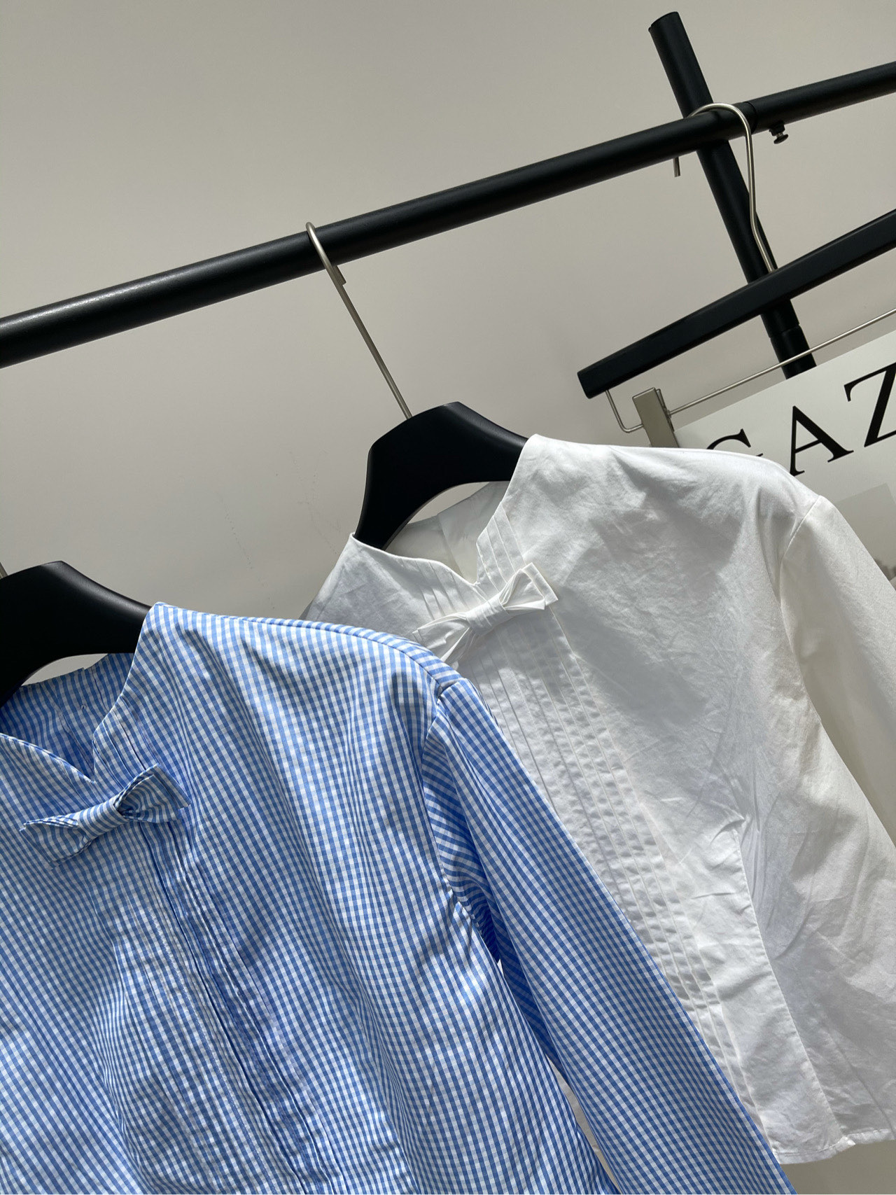 【her领结压褶学院风衬衫】🔺，面料：涤棉混纺颜色：白色、蓝格HERLIAN GIRLS｜豆蔻少女复古格