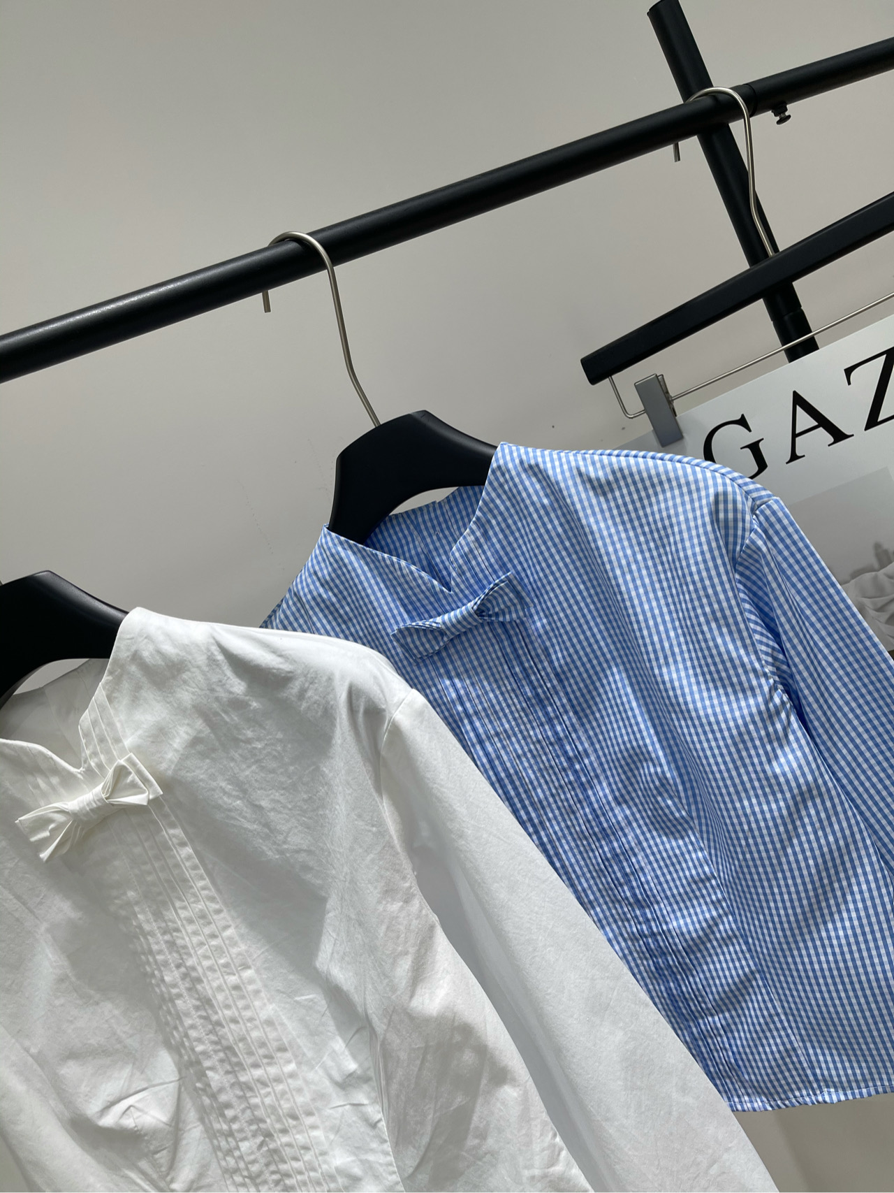 【her领结压褶学院风衬衫】🔺，面料：涤棉混纺颜色：白色、蓝格HERLIAN GIRLS｜豆蔻少女复古格