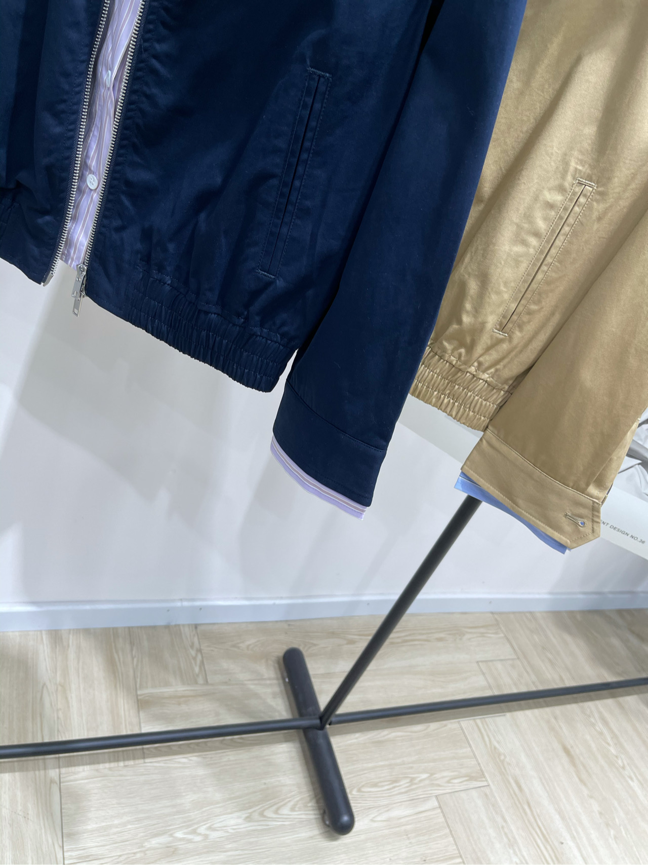 【RA撞色衬衫领假两件拉链夹克】🔺，面料：棉颜色：卡其色、藏蓝25AW秋冬新款 假两件撞色条纹衬衫翻领短