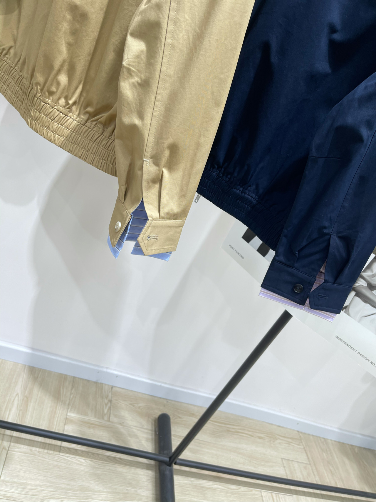 【RA撞色衬衫领假两件拉链夹克】🔺，面料：棉颜色：卡其色、藏蓝25AW秋冬新款 假两件撞色条纹衬衫翻领短