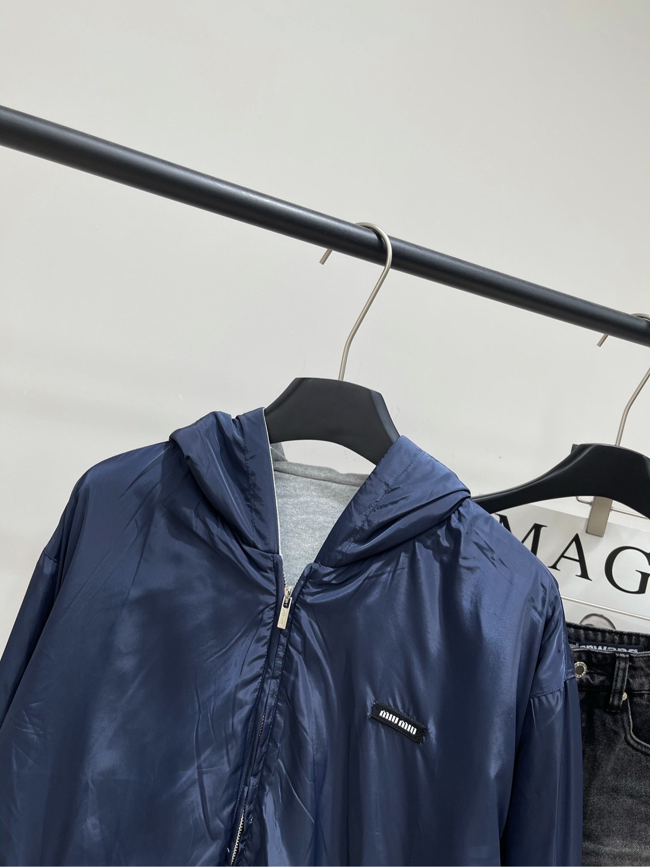 【M藏蓝双面穿连帽运动风衣外套】🔺，面料：棉+再生锦纶颜色：藏蓝𝐌𝐈𝐔 𝐌𝐈*｜双面穿连帽外套25SS秋