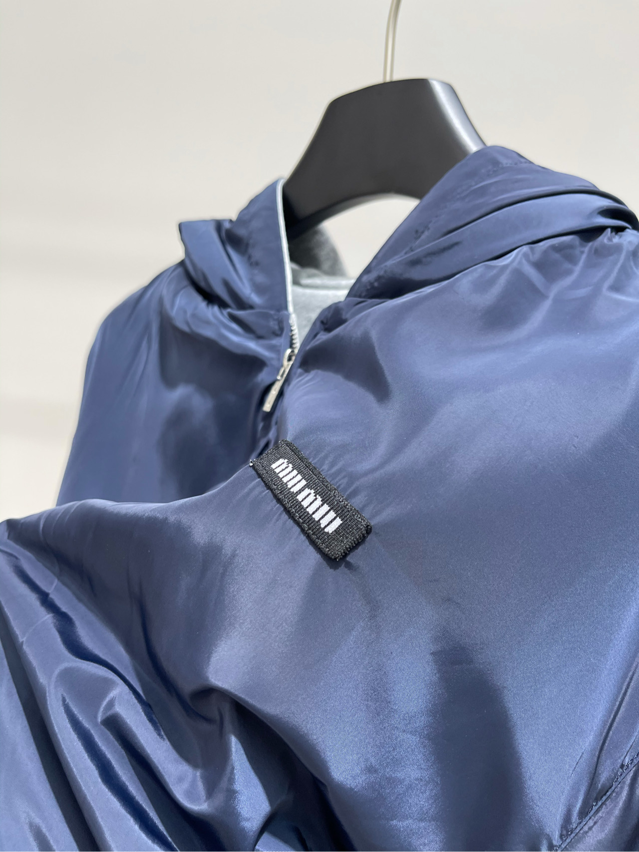 【M藏蓝双面穿连帽运动风衣外套】🔺，面料：棉+再生锦纶颜色：藏蓝𝐌𝐈𝐔 𝐌𝐈*｜双面穿连帽外套25SS秋