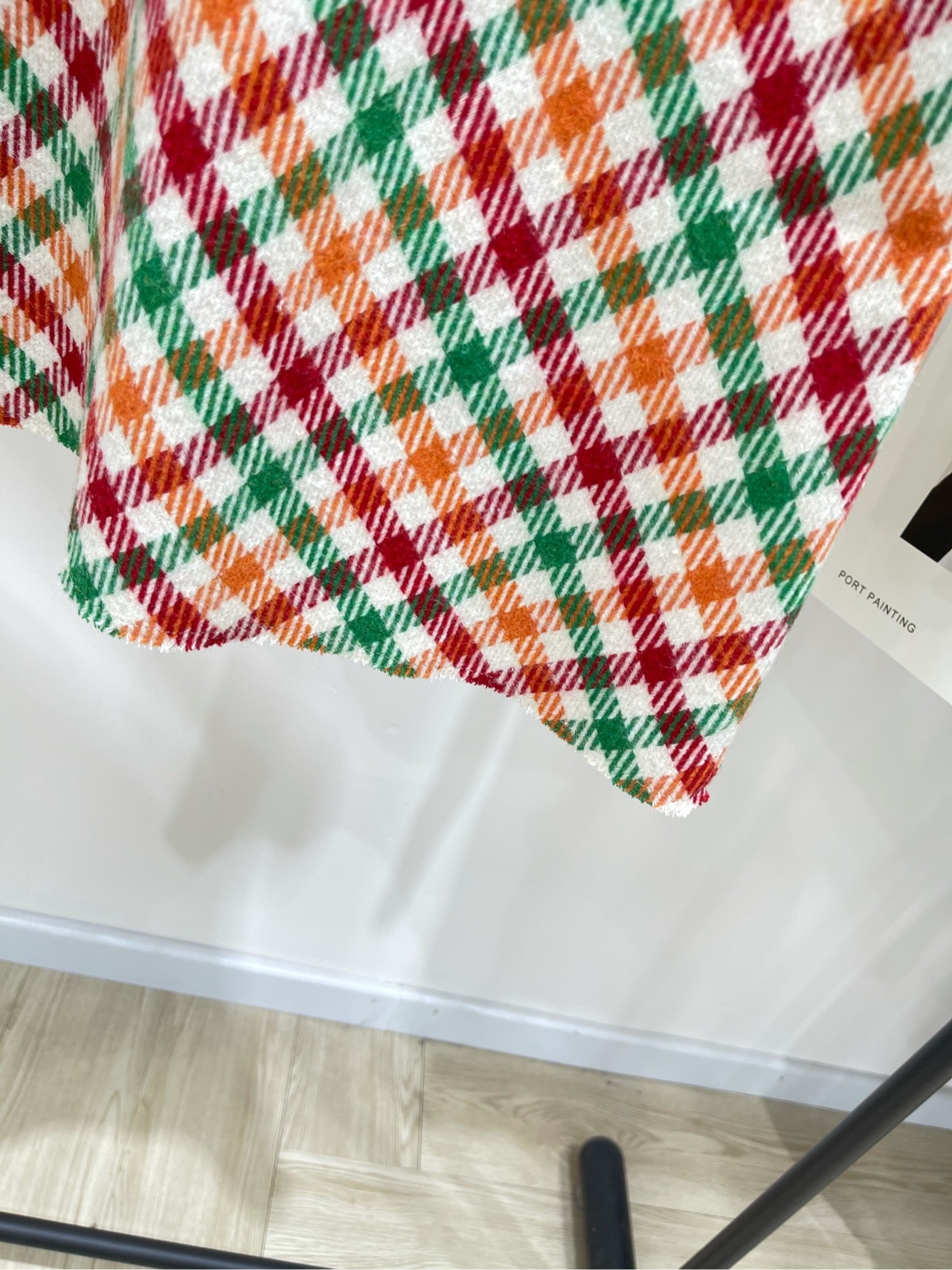 【M红绿彩格粗花呢中长半裙】🔺，面料：羊毛粗花呢 颜色：红绿彩格秋冬甜酷女孩必备！MIU秀款羊毛格纹半身