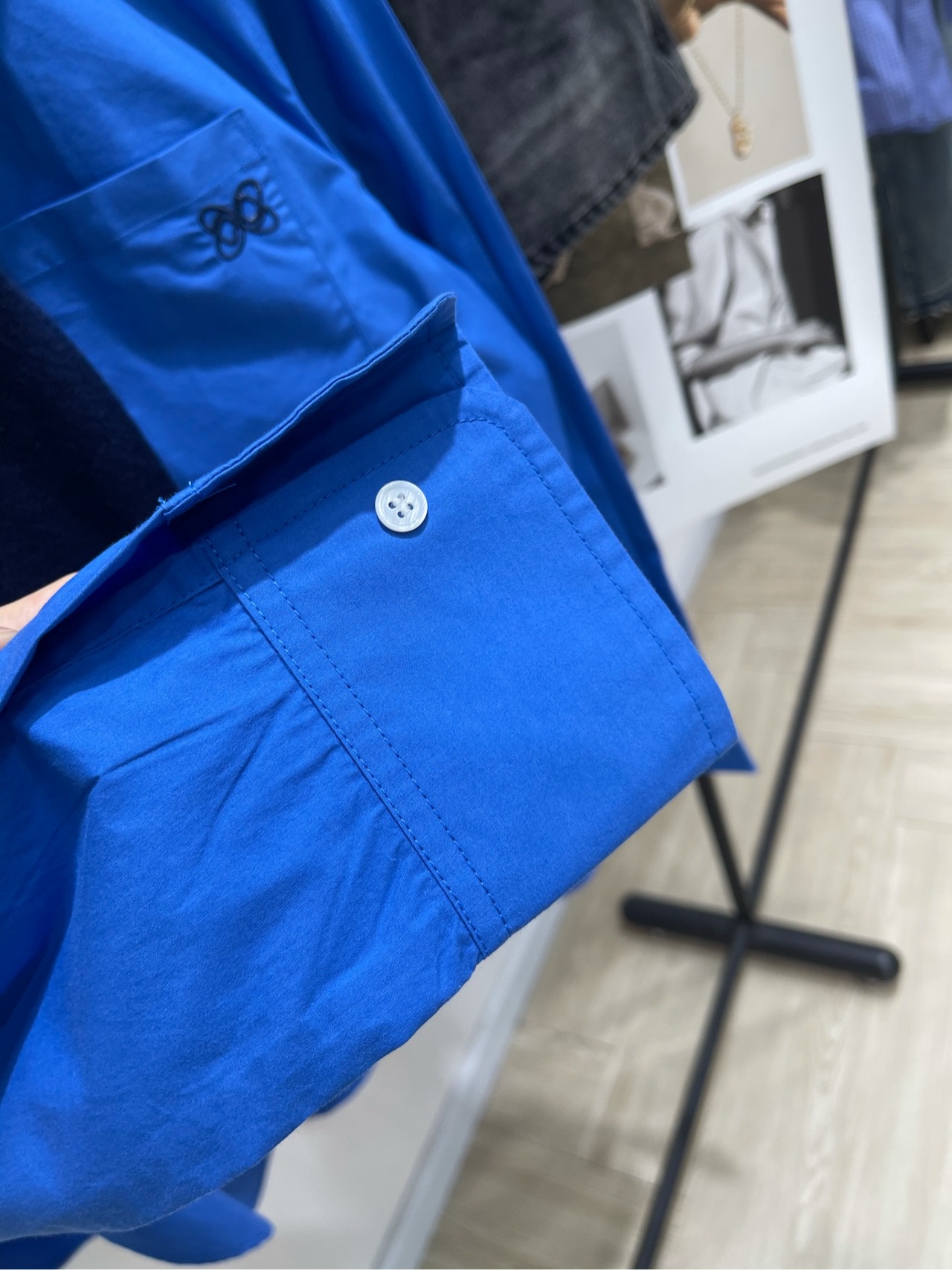 【Ann宝蓝色披肩蝴蝶刺绣中长衬衫】🔺，面料：棉+羊毛颜色：宝蓝色ANN ANDELMAN超爱的一款衬衫