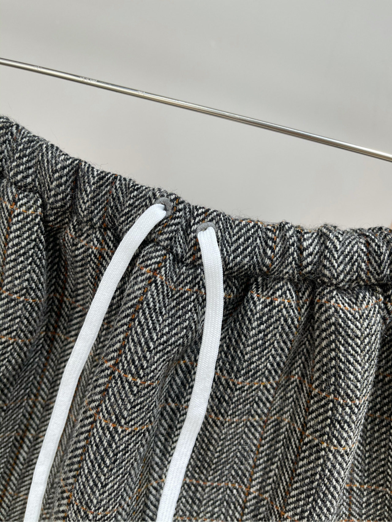 【M灰色细格粗花呢短裙】🔺，面料：羊毛呢颜色：灰色25秋冬🆕🆕英伦复古一套搭配 缪系穿搭 复古有型 采用