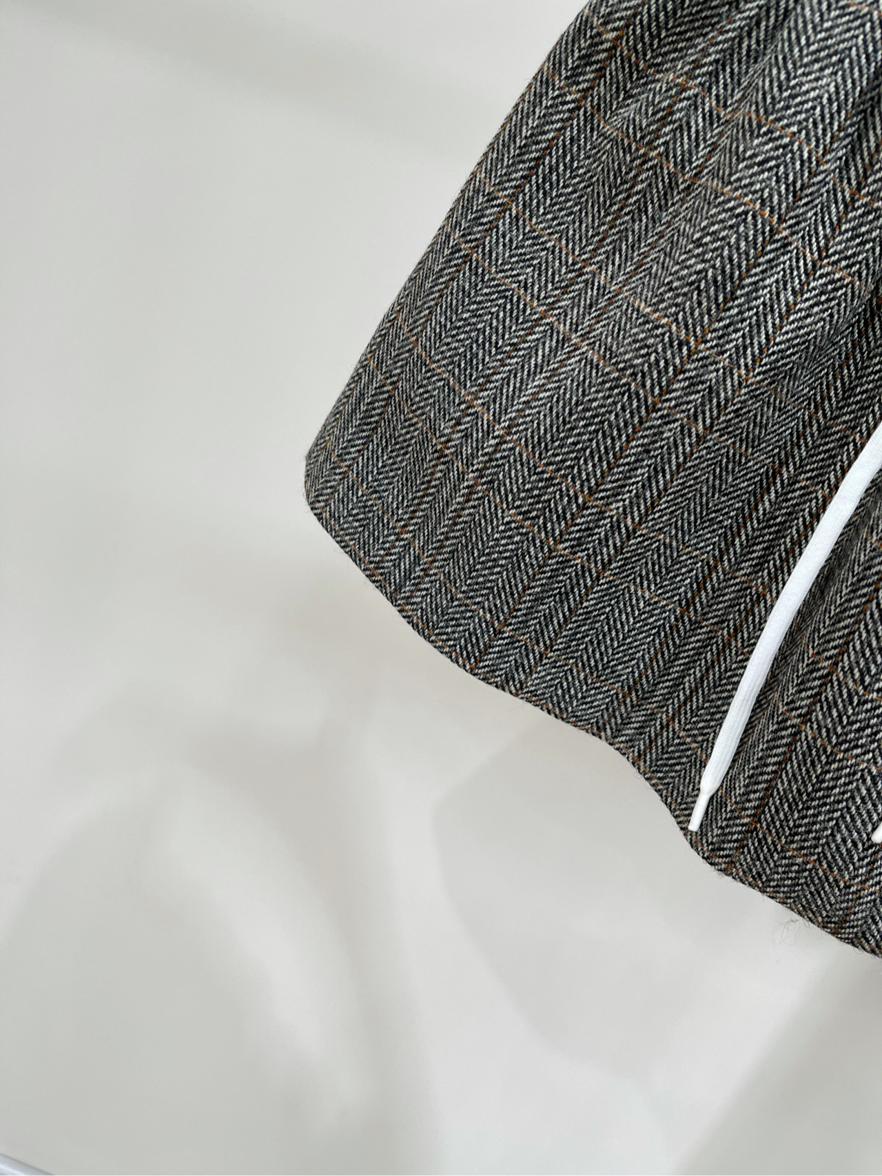 【M灰色细格粗花呢短裙】🔺，面料：羊毛呢颜色：灰色25秋冬🆕🆕英伦复古一套搭配 缪系穿搭 复古有型 采用