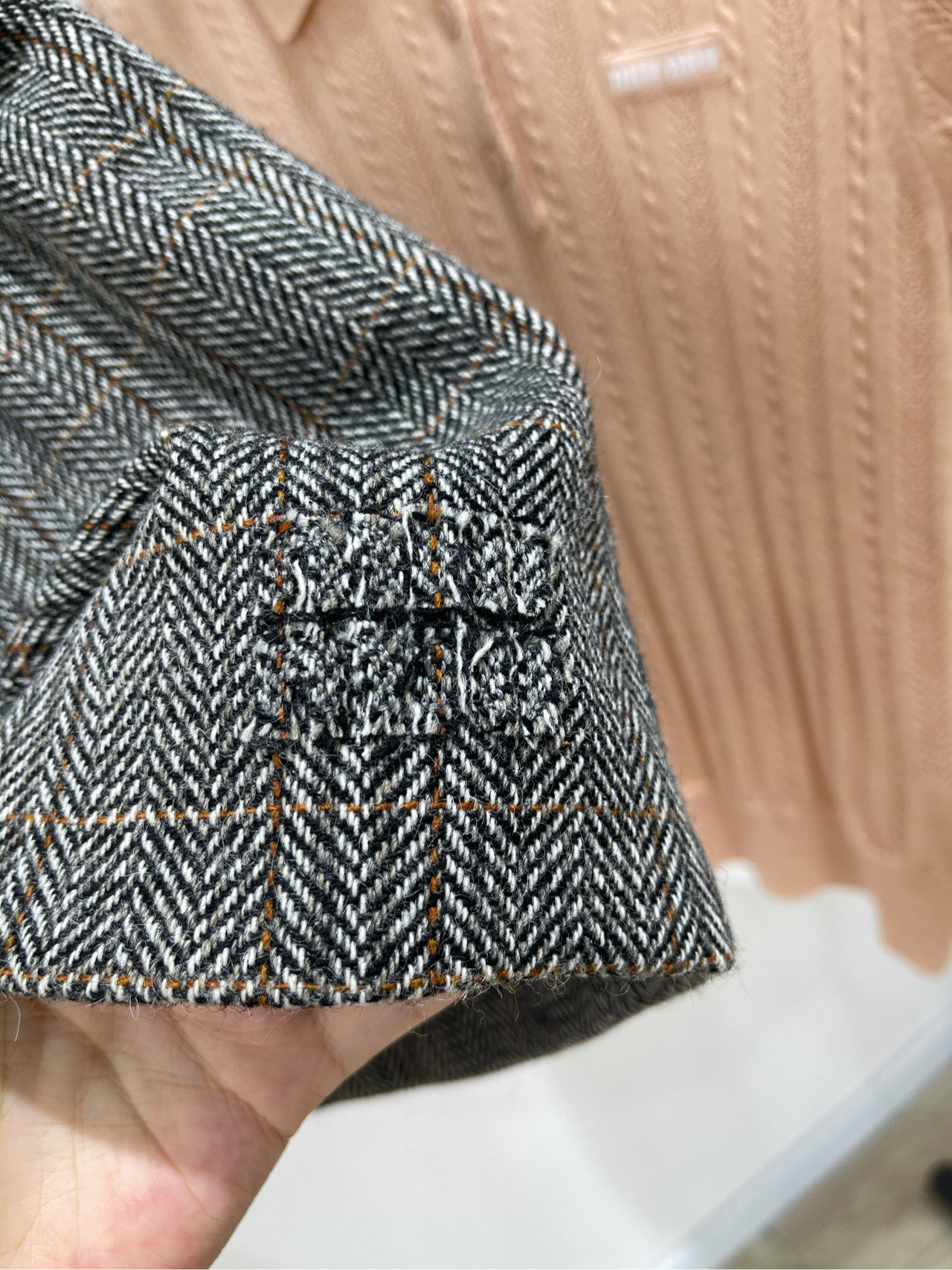 【M灰色细格粗花呢短裙】🔺，面料：羊毛呢颜色：灰色25秋冬🆕🆕英伦复古一套搭配 缪系穿搭 复古有型 采用