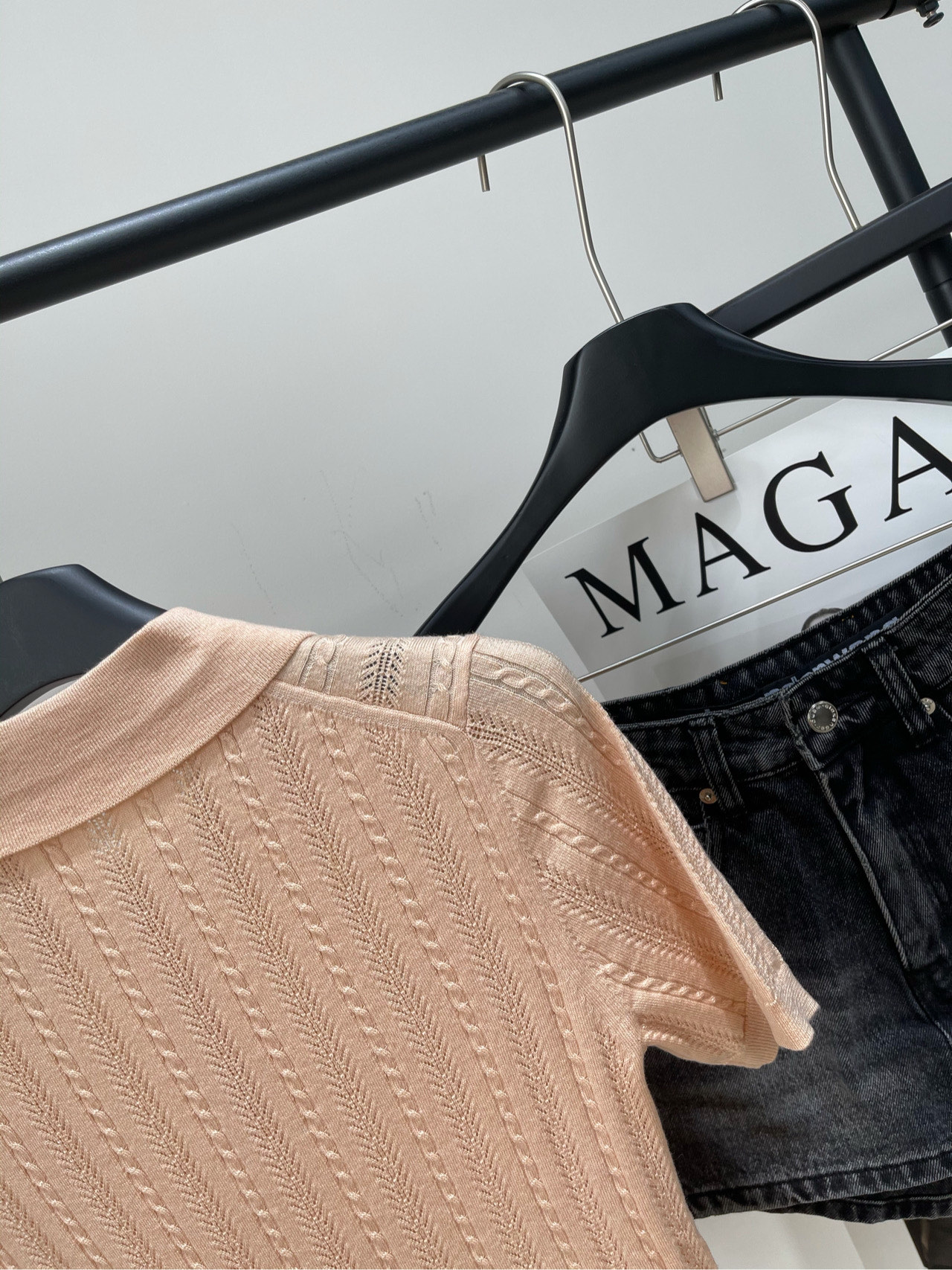 【M橘粉色镂空polo针织短袖】🔺，面料：羊毛混纺颜色：橘粉色𝐌𝐈𝐔 𝐌𝐈*｜短袖Polo毛衣25SS秋