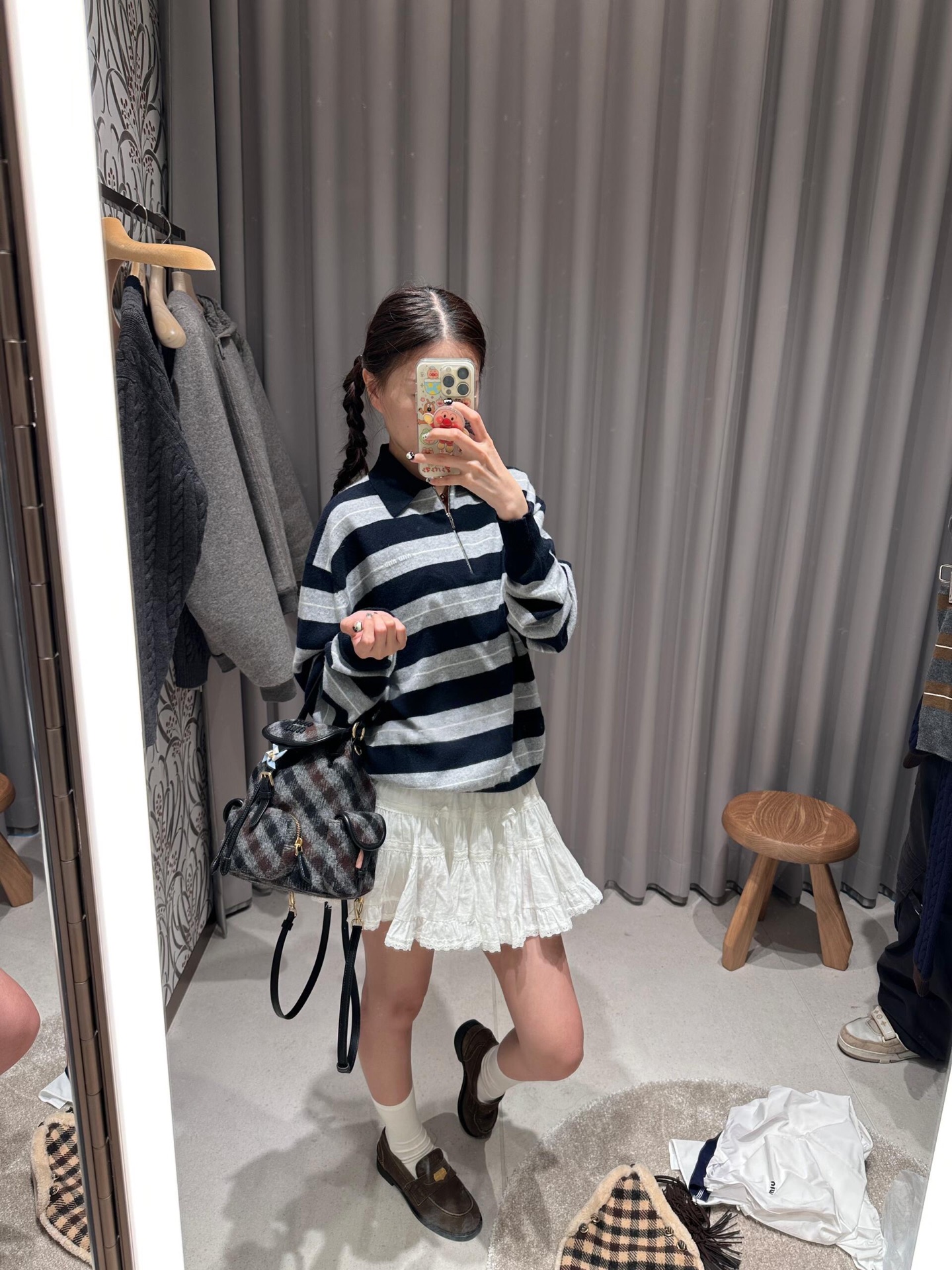 NO:517485,Selection of delicate cashmere fabrics. The soft and skin-friendly texture gives the skin a gentle wrap in early autumn. It has both warmth and high-end touch., alexander wang19860909甄选细腻羊绒面料 柔软亲肤的质感在早秋时节给予肌肤温柔包裹 兼具保暖性与高级触感,,alexander wang,Women's clothing