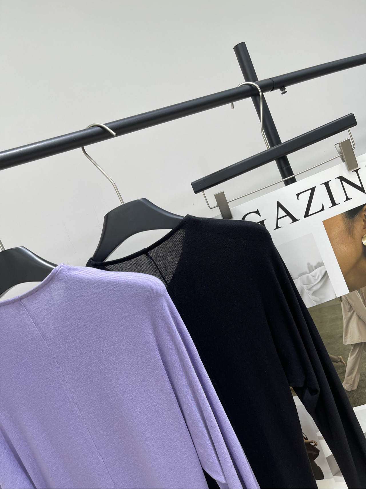 【RA蝙蝠侠拉链V领薄开衫】🔺，面料：莱赛尔羊毛 颜色：紫色、黑色RARE针织薄开衫包容身形的宽松版型品