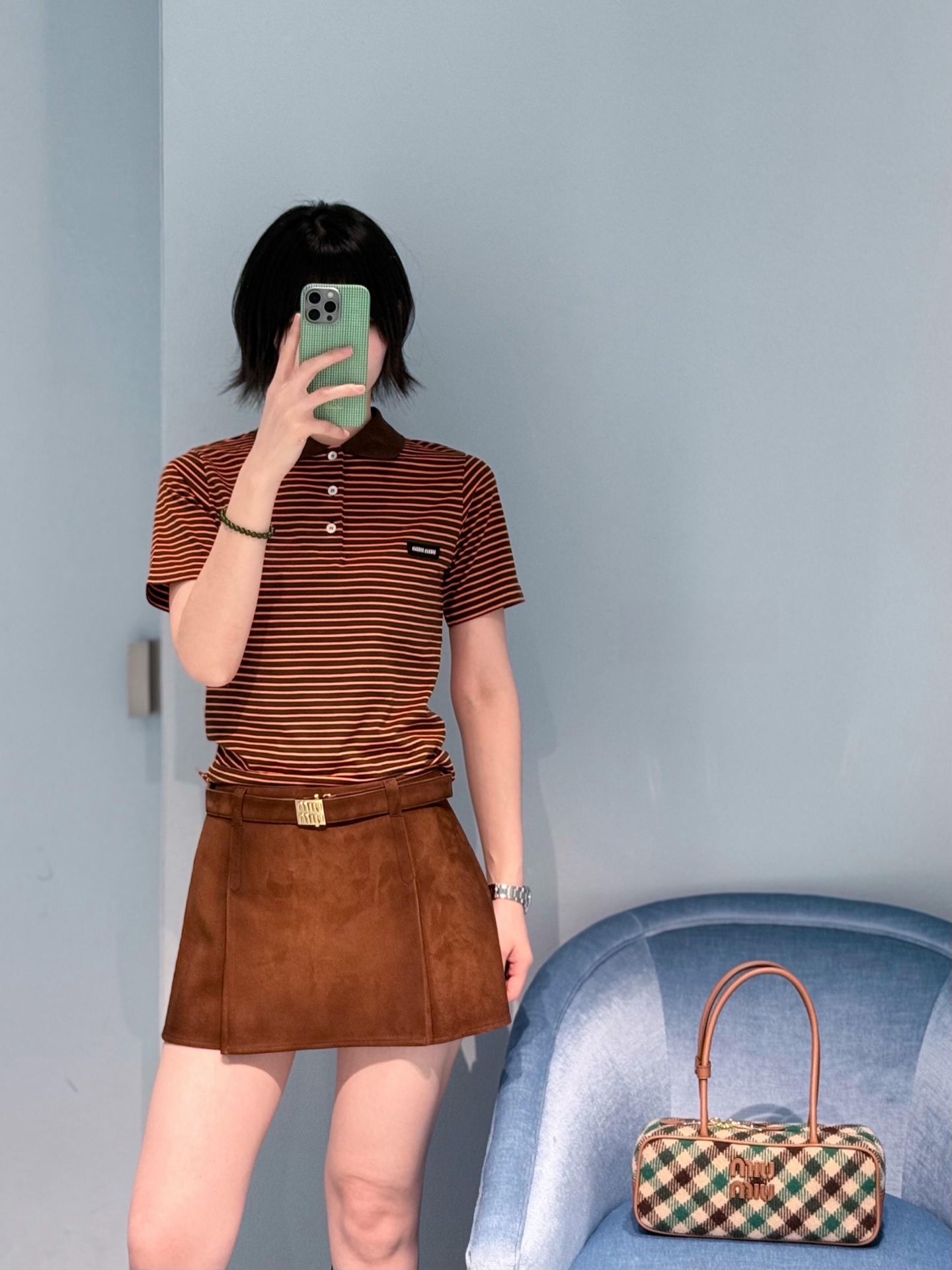 NO:564366,Brown and orange stripes with dark brown lapels are full of retro college style! The knitted fabric is soft and comfortable. Straight-shoulder tailoring + classic buttons, exquisite details,,alexander wang19860909棕色与橙色条纹搭配深棕翻领 复古学院风满满!针织面料柔软舒适 正肩剪裁+经典纽扣,细节精致计,,alexander wang,Women's clothing