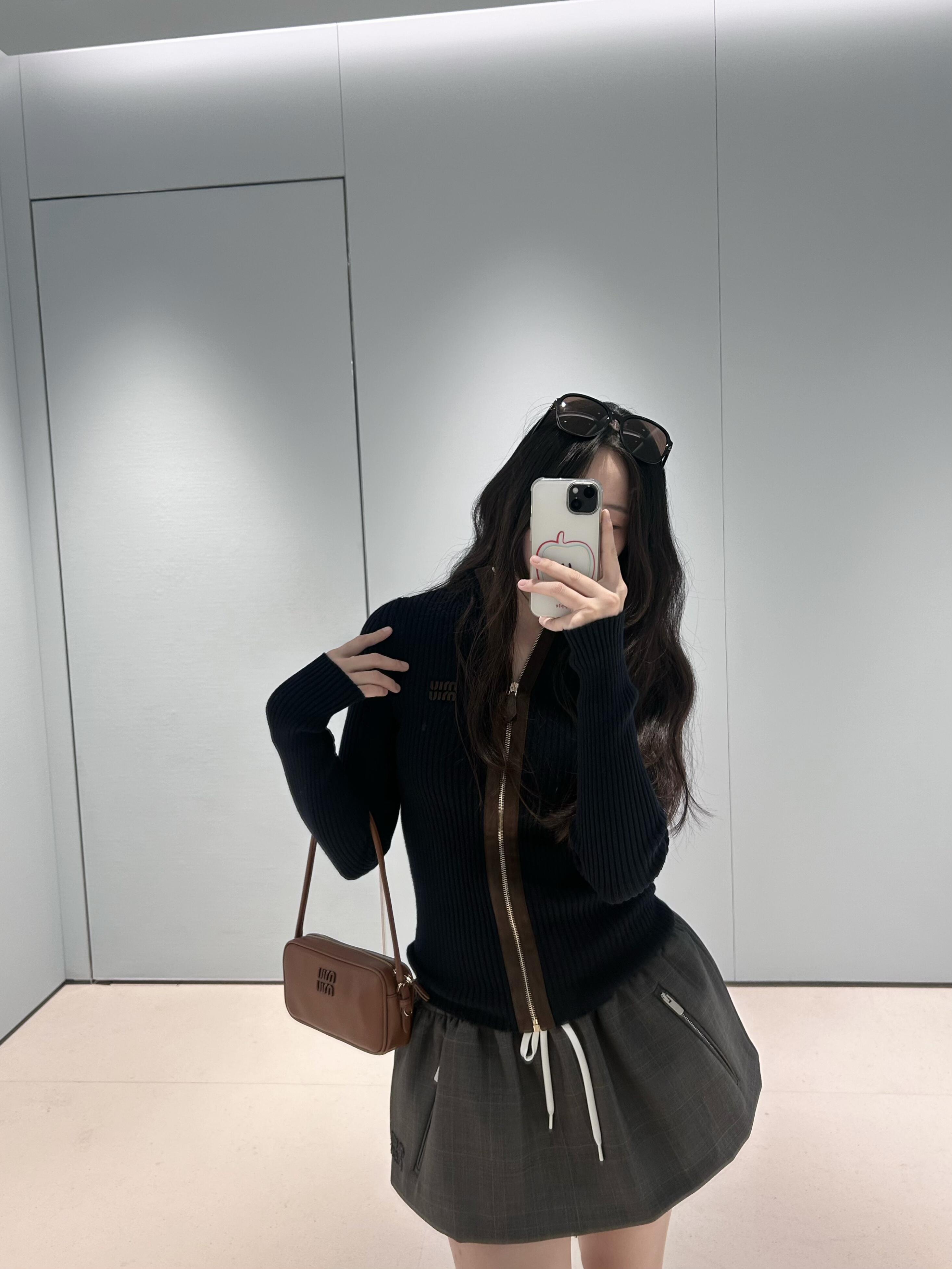 NO:586877,One set has,,alexander wang19860909一套有,,alexander wang,Women's clothing