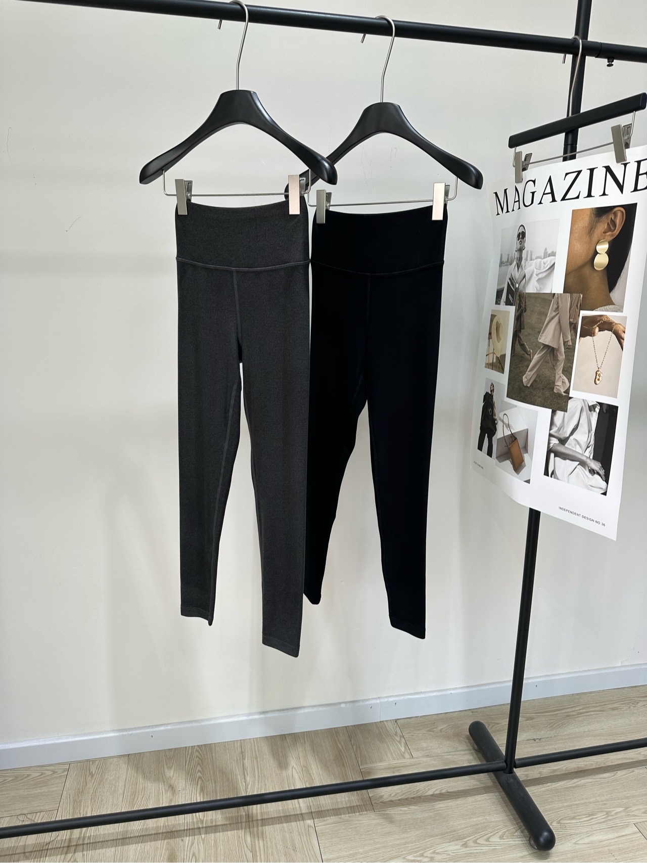 NO:629502,[Simple Australian velvet leggings in gray and black colors], made of Australian velvet (spandex viscose blend), color gray, black. These leggings are made of high-elastic Australian velvet fabric. They are warm, warm and comfortable, and are very suitable for autumn and winter! The high-waist design slims the abdomen, and the vertical stripes visually lengthen the leg lines. The slim legs are a plus~ The dark gray is versatile. It can be worn with sweaters, sweatshirts, and jackets. It can be worn for commuting and leisure. The fabric is soft and skin-friendly, super comfortable!  Flat size S waist 58 stretch, hips 62 stretch, pants length 84 M waist 62 stretch, hips 66 stretch, pants length 85 L waist 66 stretch, hips 70 stretch, pants length 86  coats,sweaters,alexander wang19860909【灰黑两色简约澳绒打底裤】 ,面料澳绒（氨纶粘胶混纺） 颜色灰色、黑色 这款打底裤采用高弹力澳绒面料 发热保暖又舒适,秋冬穿超合适! 高腰设计收腹显瘦,竖条纹视觉拉长腿部线条 显腿细超加分~深灰色百搭 随便配毛衣、卫衣、外套都OK 通勤休闲都能穿 面料柔软亲肤,超级舒服！ 平铺尺码 S腰围58弹力,臀围62弹力,裤长84 M腰围62弹力,臀围66弹力,裤长85 L腰围66弹力,臀围70弹力,裤长86 XL腰围70弹力,臀围74弹力,裤长87 手工测量会有2～3cm误差属于正常范围,,hoodie,sweatshirts,jackets & coats,sweaters,alexander wang,Women's clothing