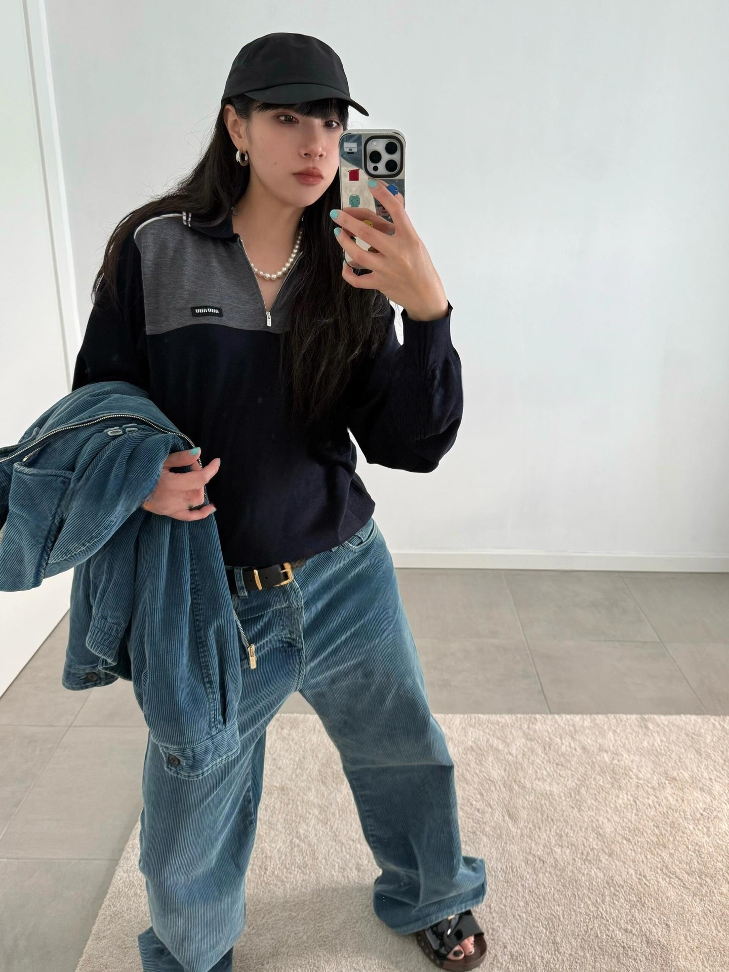 NO:664801,The mulberry silk blended material is soft and comfortable, very suitable for autumn and winter wear. Half zipper + lapel details, casual with a touch of formality. The brand logo on the chest is very recognizable,, 19860909桑蚕丝混纺材质柔软有舒适,秋冬穿超合适 半拉链+翻领细节,休闲中带点正式感 胸前品牌标识超有辨识度,, ,Women's clothing