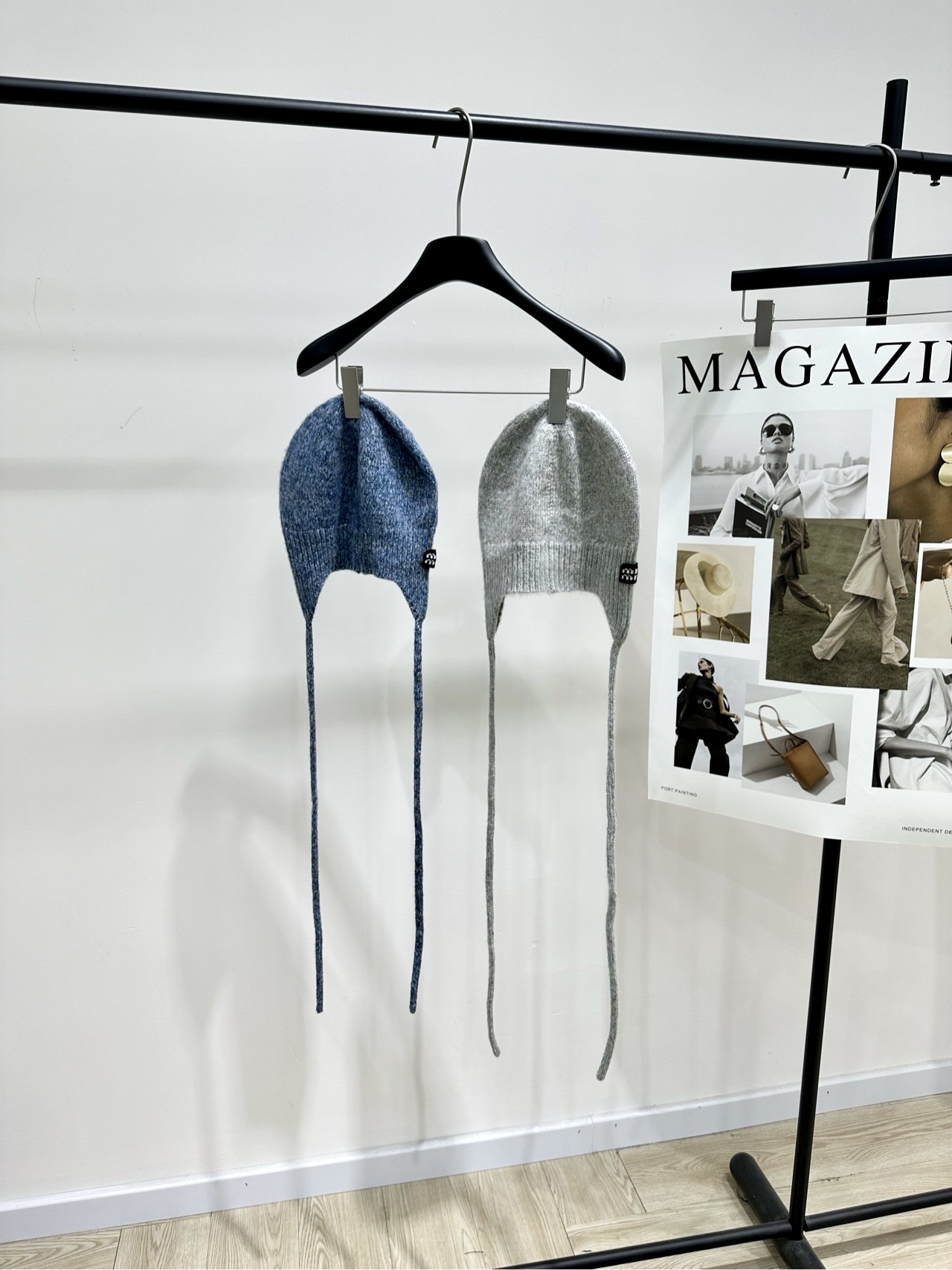 NO:684141,[M two-color logo wool knitted hat] The hat is non-returnable and non-exchangeable!  , fabric wool color blue, light gray *｜Knitted hat 25SS winter new style new!  Made of soft wool, this hat combines clean lines with a modern feel. Soft tones and iconic contrasting logos add to the charm. Flat size. Average hem girth: 58 elastic, cap length: 23. There will be a 2-3cm error due to manual measurement, which is within the normal range.,hats,19860909【M两色徽标羊毛针织帽】帽子不退不换！ ,面料羊毛 颜色蓝色、浅灰色 *｜针织帽子 25SS冬季新款上新！ 这款帽子采用柔软羊毛制成 结合简洁线条与现代感 柔和色调和标志性撞色徽标更添魅力 平铺尺码 均码头围58弹力,帽长23 手工测量会有2～3cm误差属于正常范围,,hats,,Women's clothing