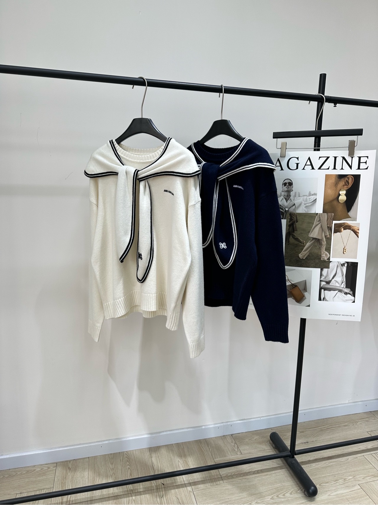 NO:687219,[Ann Navy style shawl tied crew neck sweater] ?, fabric wool blend, color white, navy blue ANN ANDELMAN navy collar sweater, creamy white soft knitted, navy blue striped bow tie is super collegiate style. Loose fit, super comfortable to wear in autumn and winter. The shawl is detachable, more flexible! It can be easily controlled in daily commuting and campus. Pair with pleated skirt or high-waisted pants. Switch between sweet or cool at will~ High-end fashion item, perfect texture. Flat size  S Shoulder width 58, bust 118, length 60, sleeve length 58 M Shoulder width 60, bust 122, length 62, sleeve length 59 L Shoulder width 62, bust 126, length 64, sleeve length 60 Manual measurement will have an error of 2 to 3cm, which is within the normal range, skirts, sweaters, shawls,19860909【Ann海军风披肩系带圆领毛衣】 ? ,面料羊毛混纺 颜色白色、藏蓝色 ANN ANDELMAN海军领针织衫 奶白色软糯针织,藏蓝色条纹领结超有学院风 宽松版型,秋冬穿超舒服 披肩可拆卸,穿搭更灵活! 日常通勤,校园都能轻松驾驭 搭配百褶裙或高腰裤 甜美or酷感随心切换~ 高端时尚单品,质感满分 平铺尺码 S肩宽58,胸围118,衣长60,袖长58 M肩宽60,胸围122,衣长62,袖长59 L肩宽62,胸围126,衣长64,袖长60 手工测量会有2～3cm误差属于正常范围,,skirts,sweaters,shawls,,Women's clothing