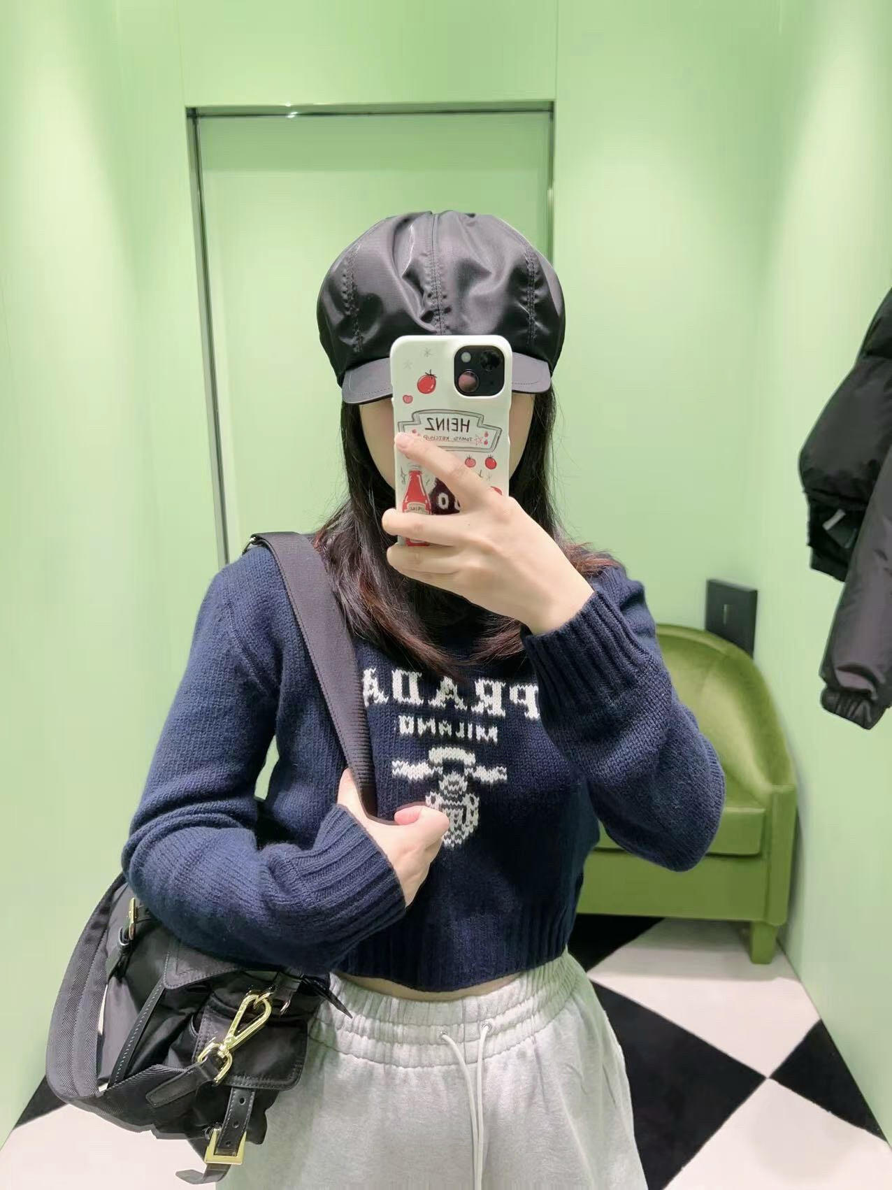 NO:709806,,,19860909,,,Women's clothing