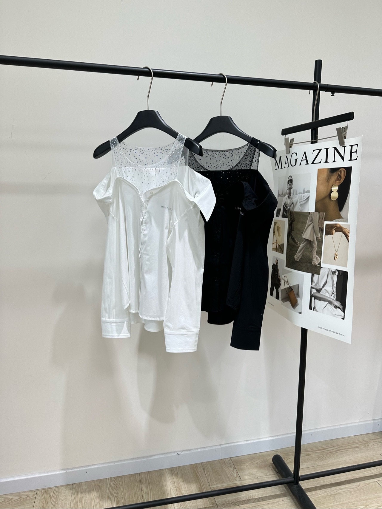 NO:748216,[Ann hot rhinestone mesh splicing off-the-shoulder shirt], fabric polyester-cotton blend, color white, black Annandelman's white one-shoulder shirt uses mesh splicing + heavy rhinestones, light luxury and sexy!  The long-sleeved design is perfect for spring and autumn. The off-the-shoulder cut is elegant and sexy. The mesh is breathable and comfortable, and the rhinestones are super eye-catching. It can be easily used in daily life, parties, and photo shoots. Pair it with high-waisted pants or skirts for a perfect temperament!  Both design and practicality, a must-have for fashionable girls. Flat size S Shoulder width 52, bust 122, length 63, sleeve length 52 M Shoulder width 53, chest 126, length 65, sleeve length 53 L Shoulder width 54, bust 130, length 67, sleeve length 54 Manual measurement will have an error of 2 to 3cm, which is normal, skirts, shirts,19860909【Ann烫钻网纱拼接露肩衬衫】 ,面料涤棉混纺 颜色白色、黑色 Annandelman这款白色一字肩衬衫 采用网纱拼接+重工烫钻,轻奢又性感！ 长袖设计,春秋穿超合适 露肩剪裁优雅又小性感 网纱透气舒适,烫钻超吸睛 日常、聚会、拍照都能轻松驾驭 搭配高腰裤或裙装,气质满分！ 设计感与实用性兼具,时髦女孩必入 平铺尺码 S肩宽52,胸围122,衣长63,袖长52 M肩宽53,胸围126,衣长65,袖长53 L肩宽54,胸围130,衣长67,袖长54 手工测量会有2～3cm误差属于正常范围,,skirts,shirts,,Women's clothing