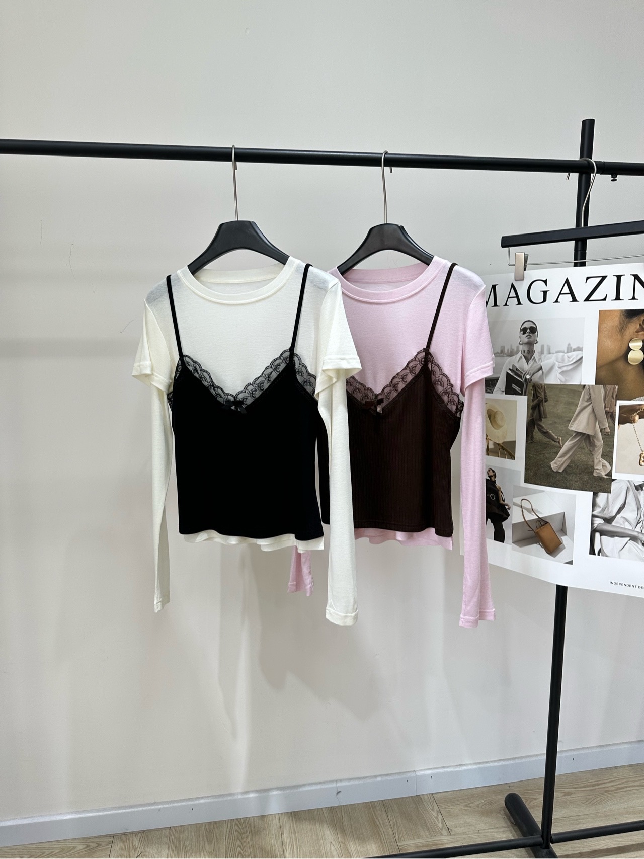 NO:761547,[FOR Lace Strap Real Two-piece Long Sleeve T], color white, pink, fabric Lyocell mulberry silk + Tencel spandex FORDARE 26 spring and summer new product, contrasting color design, white long sleeves + black lace sling, full of layering!  The lace details are super exquisite. It is soft and close-fitting, comfortable to wear and has a sense of design. Wear it in two pieces, and you can easily create a sweet and cool style. It can be easily used for daily commuting, dating, and leisure. It looks great with pleated skirts or jeans. Easily switch between multiple styles!  Flat size S shoulder width 40, bust 80 stretch, length 55, sleeve length 66 M shoulder width 41, chest 84 stretch, length 56, sleeve length 67 L shoulder width 42, chest 88 stretch, length 57, sleeve length 68 Manual measurement will have an error of 2 to 3cm, which is normal,,skirts,jeans,19860909【FOR蕾丝花边吊带真两件长袖T】 ,颜色白色、粉色 面料莱赛尔桑蚕丝+天丝氨纶 FORDARE福蝶26春夏新品 撞色设计,白色长袖+黑色蕾丝吊带 层次感满满！蕾丝花边细节超精致 柔软贴身,穿着舒适又有设计感 假两件叠穿,甜酷风格轻松拿捏 日常通勤、约会、休闲都能轻松驾驭 搭配百褶裙或牛仔裤都很出彩 轻松切换多种造型风格！ 平铺尺码 S肩宽40,胸围80弹力,衣长55,袖长66 M肩宽41,胸围84弹力,衣长56,袖长67 L肩宽42,胸围88弹力,衣长57,袖长68 手工测量会有2～3cm误差属于正常范围,,skirts,jeans,,Women's clothing