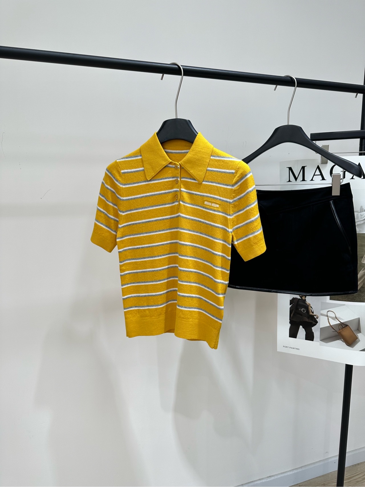 NO:792049,[M lemon yellow striped polo knitted short-sleeve], fabric cotton + spandex, color lemon yellow, Miu*'s yellow striped knitted Polo shirt, the cotton fabric is soft and breathable, super comfortable to wear in spring and summer!  Lemon yellow + white stripes, the small logo on the chest is very recognizable. The lapel + button design is full of college style. The short cut highlights the waistline and looks great with a high-waisted skirt or jeans!  It can be easily used for daily outings, photo shoots, and leisure occasions. It is energetic and fashionable, and is a must-have hot item for girls!  Flat size S shoulder width 34, bust 74 stretch, length 55, sleeve length 24 M shoulder width 35, chest 78 stretch, length 56, sleeve length 25 L shoulder width 36, chest 82 stretch, length 57, sleeve length 26 Manual measurement will have an error of 2 to 3pm, which is within the normal range,,miumiu,skirts,jeans,T-shirt,19860909【M柠檬黄条纹polo针织短袖】 ,面料棉+氨纶 颜色柠檬黄 Miu*这款黄色条纹针织Polo衫 棉质面料柔软透气,春夏穿超舒服！ 柠檬黄+白色条纹,胸前小徽标超有辨识度 翻领+纽扣设计,学院风满满 短款剪裁显腰线,搭高腰裙or牛仔裤都超好看！ 日常出街、拍照、休闲场合都能轻松驾驭 活力又时髦,女孩必入热门单品！ 平铺尺码 S肩宽34,胸围74弹力,衣长55,袖长24 M肩宽35,胸围78弹力,衣长56,袖长25 L肩宽36,胸围82弹力,衣长57,袖长26 手工测量会有2～3pm误差属于正常范围,,miumiu,skirts,jeans,T-shirt,,Women's clothing