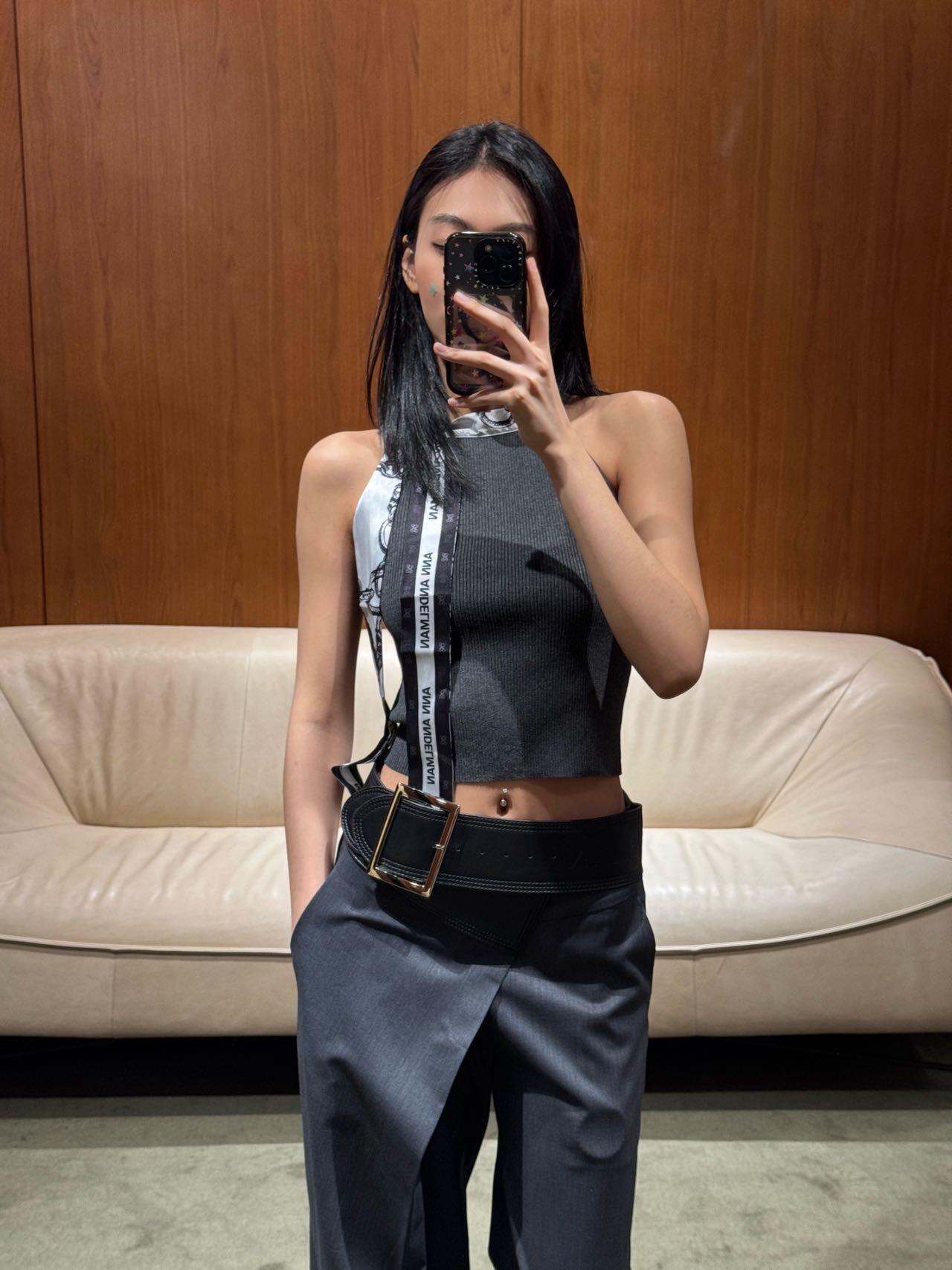 NO:795057,Decorate with silk scarves to unlock minimalist high-end outfits,19860909丝巾点缀,解锁极简高级穿搭,,,Women's clothing
