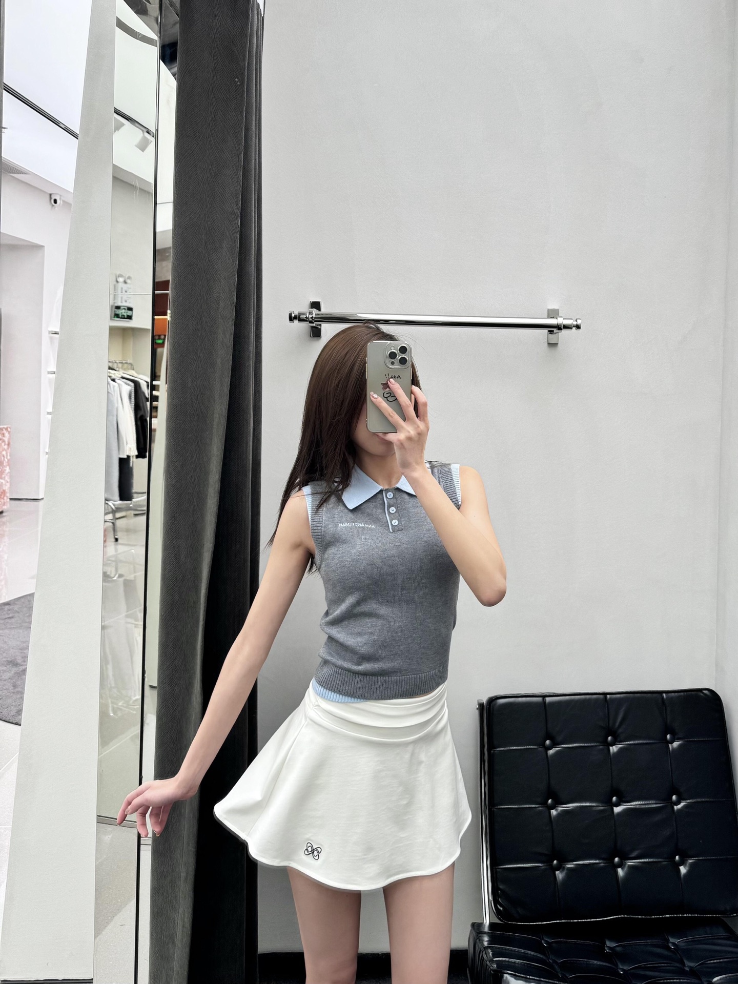 NO:799959,Soft knitted fabric, light blue contrasting Polo collar, simple and detailed,19860909柔软针织面料,浅蓝撞色Polo领 简约又有细节感,,,Women's clothing